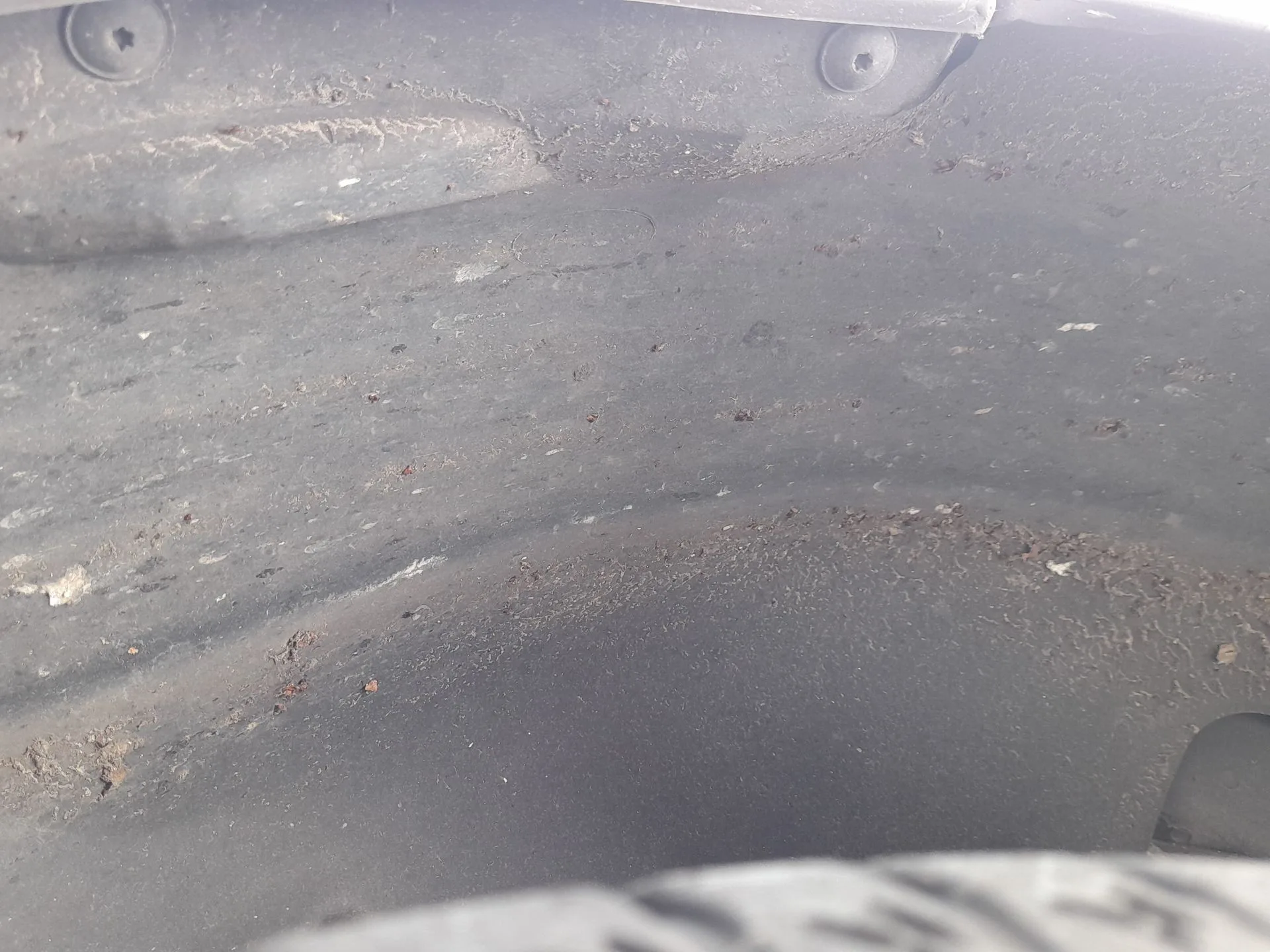 Plastico Pase Rueda Tras. Dch. para Opel Astra J Sedan