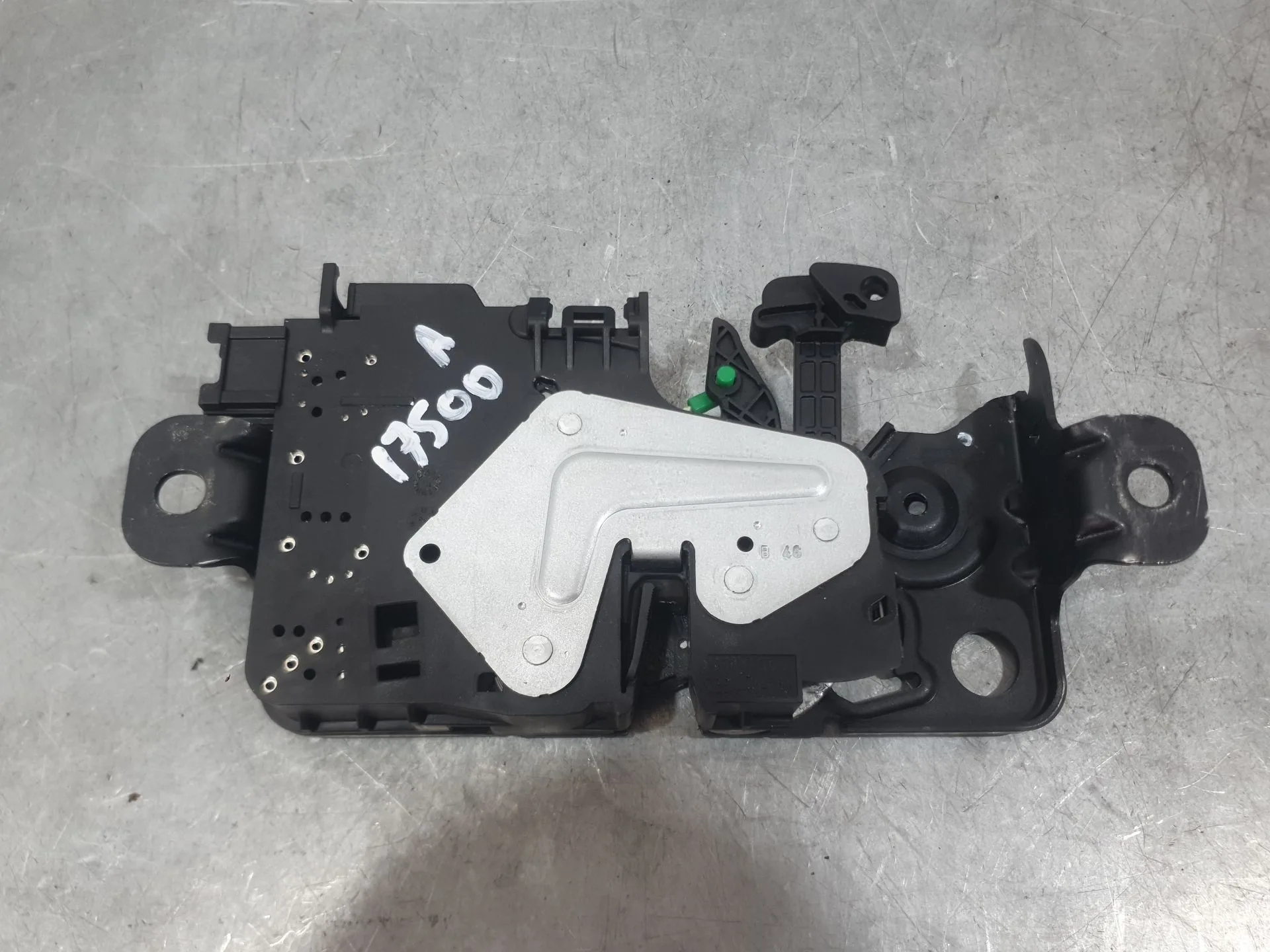 Cerradura Maletero / Porton para Bmw 1 (F40)