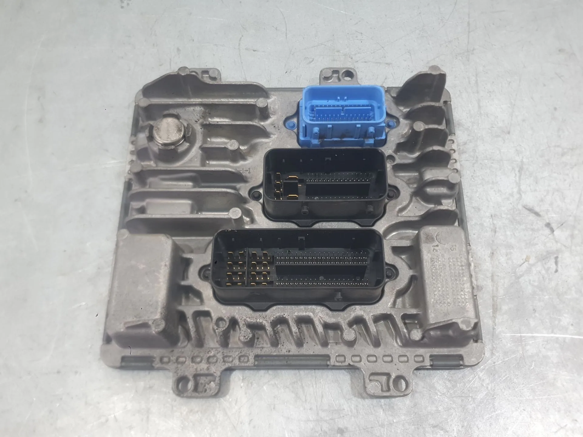 Centralita Motor Uce para Opel Astra J (P10)