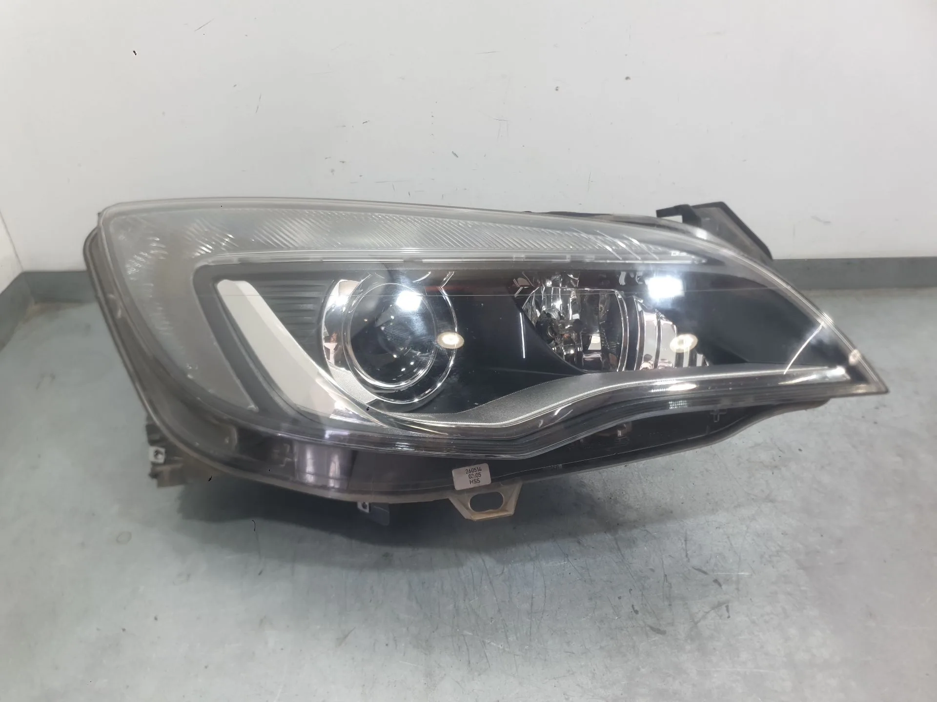 Faro Derecho para Opel Astra J (P10)