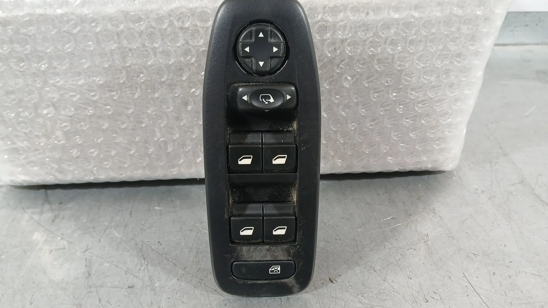 Mando Elevalunas Delantero Izquierdo para Peugeot 208 I (Ca_, Cc_)
