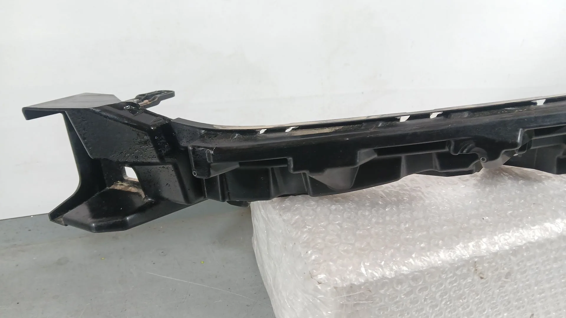 Soporte Faro Izquierdo para Cupra Formentor (Kmp)