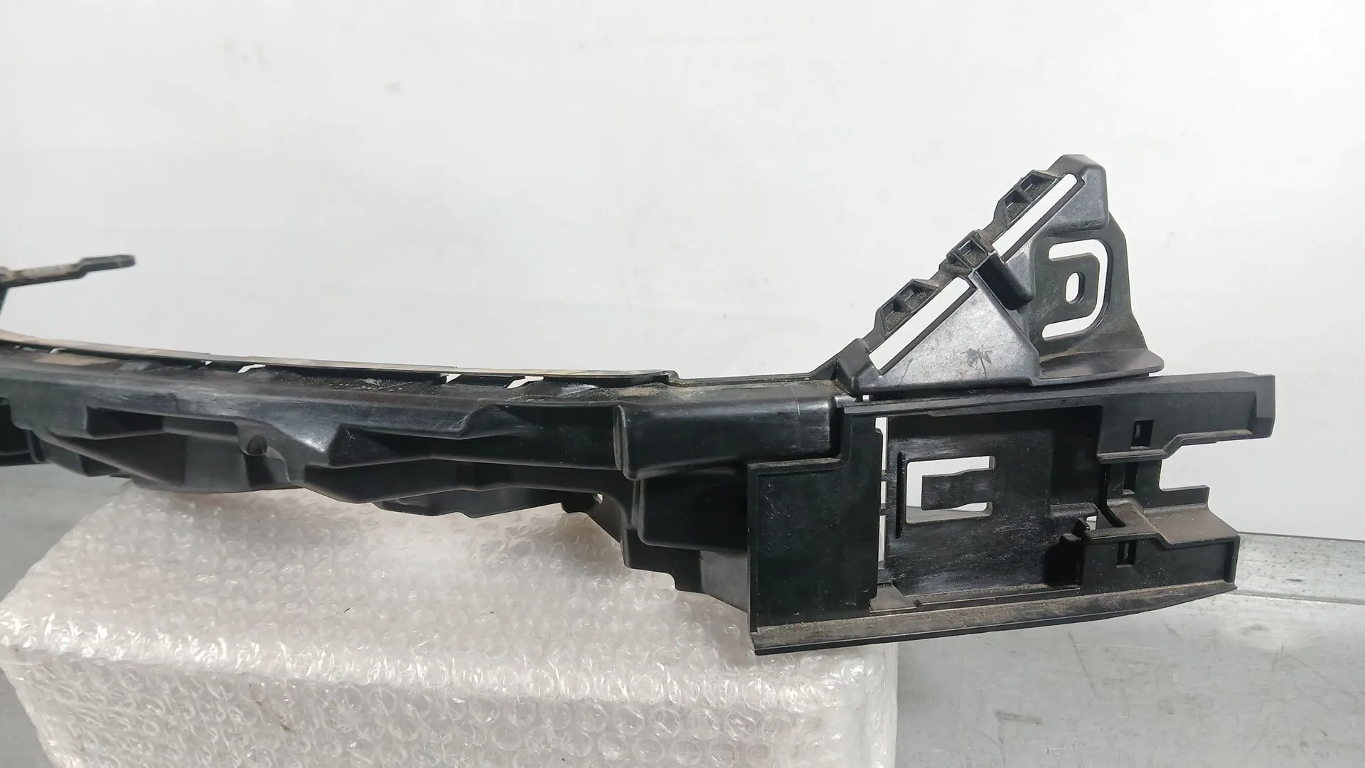 Soporte Faro Izquierdo para Cupra Formentor (Kmp)