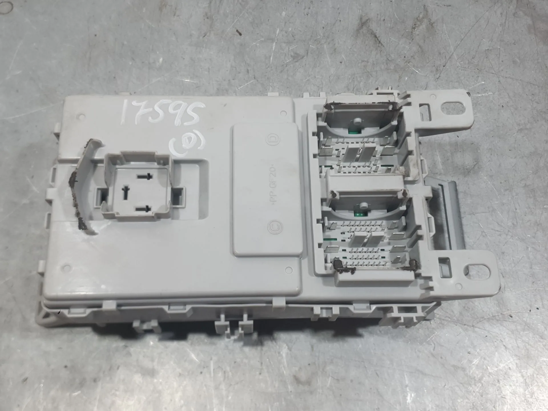Caja Reles / Fusibles para Hyundai I20 Ii (Gb, Ib)