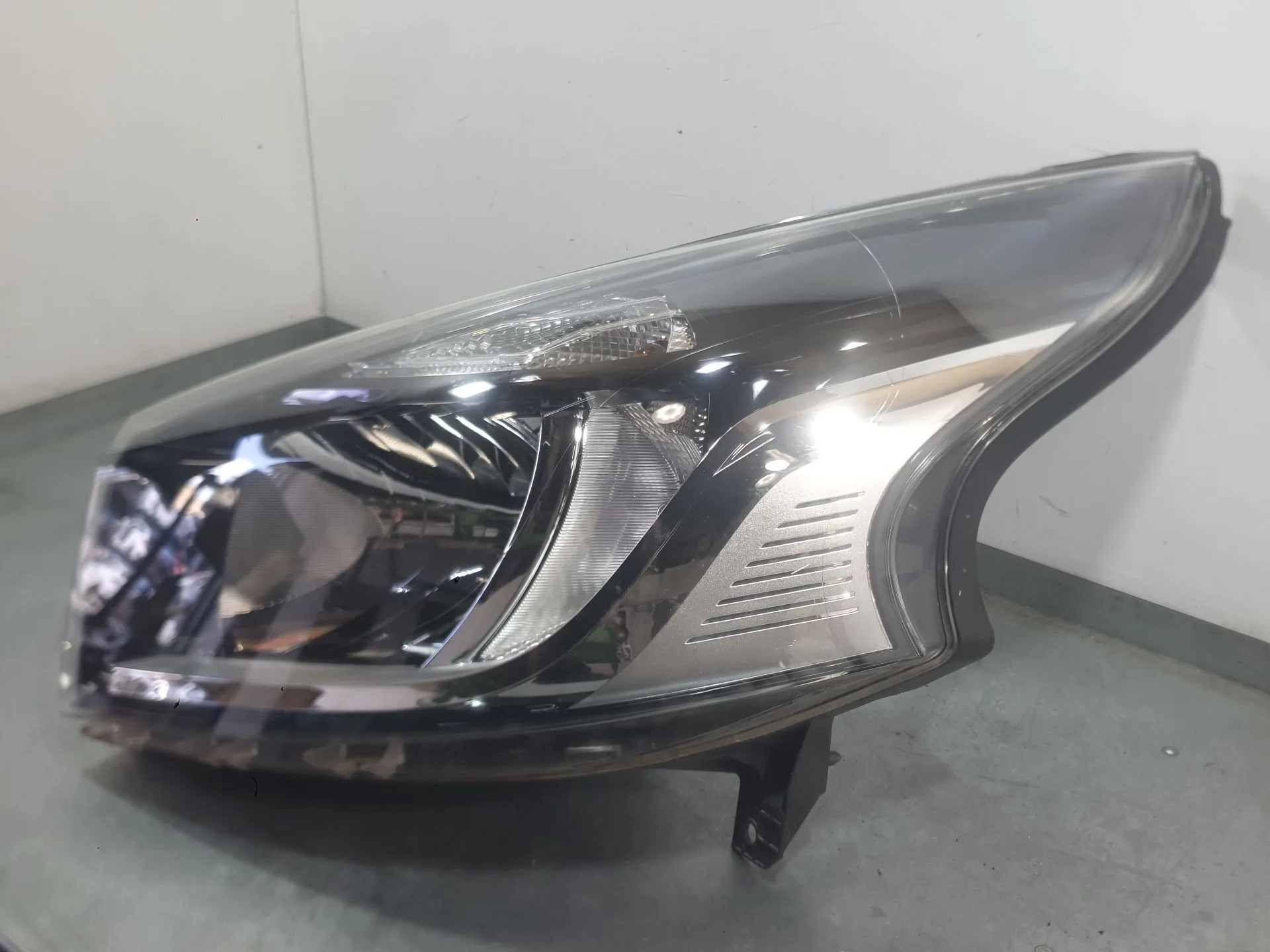 Faro Izquierdo para Fiat Talento Furgoneta (296_)