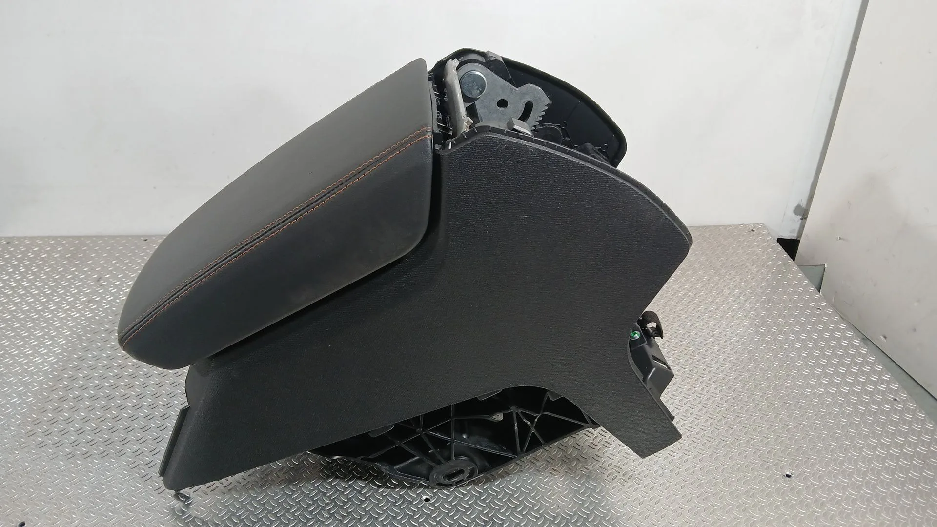 Apoyabrazos Central para Cupra Formentor (Kmp)