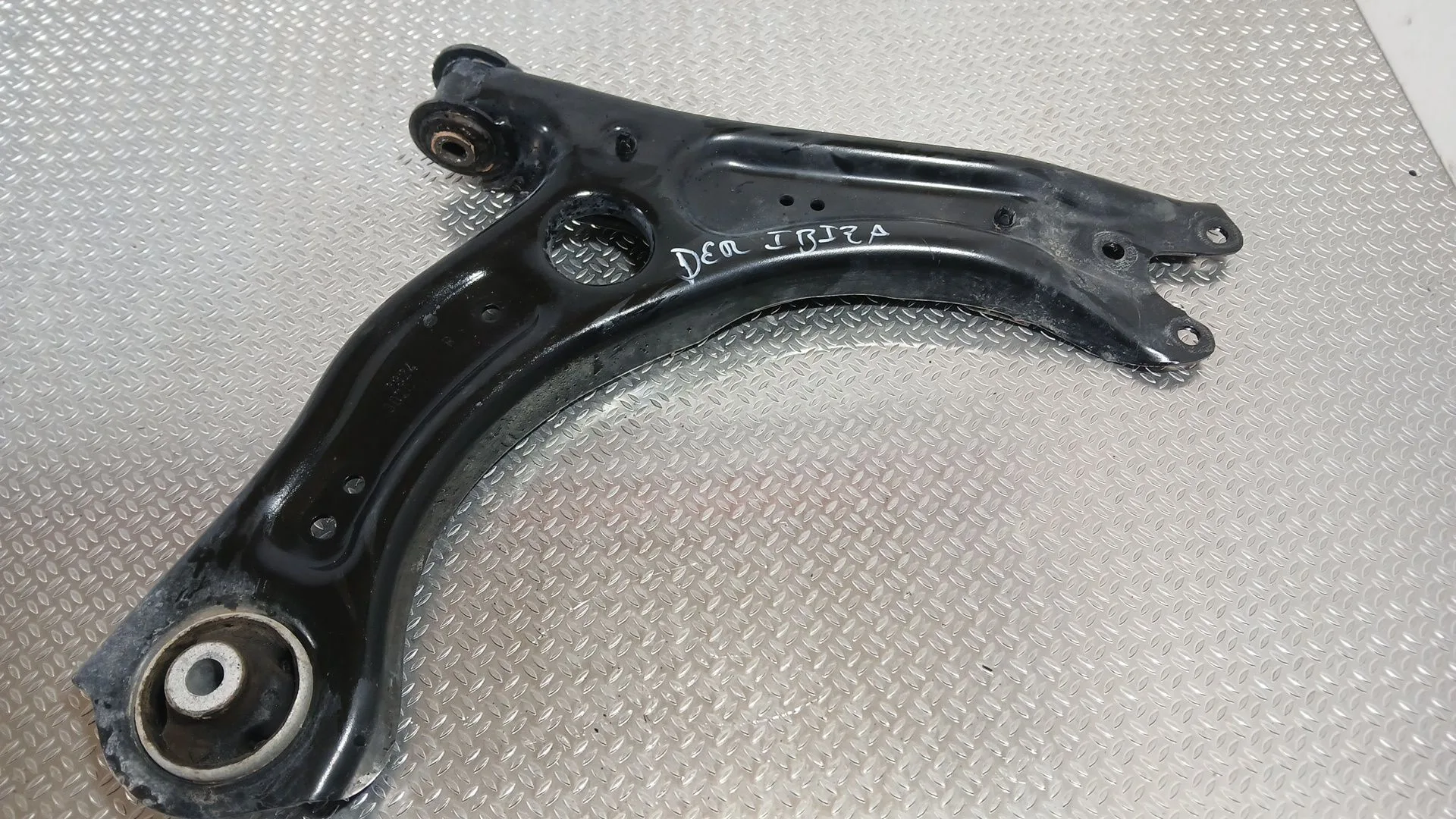 Brazo Suspension Inferior Delantero Derecho para Seat Ibiza V (Kj1, Kjg)