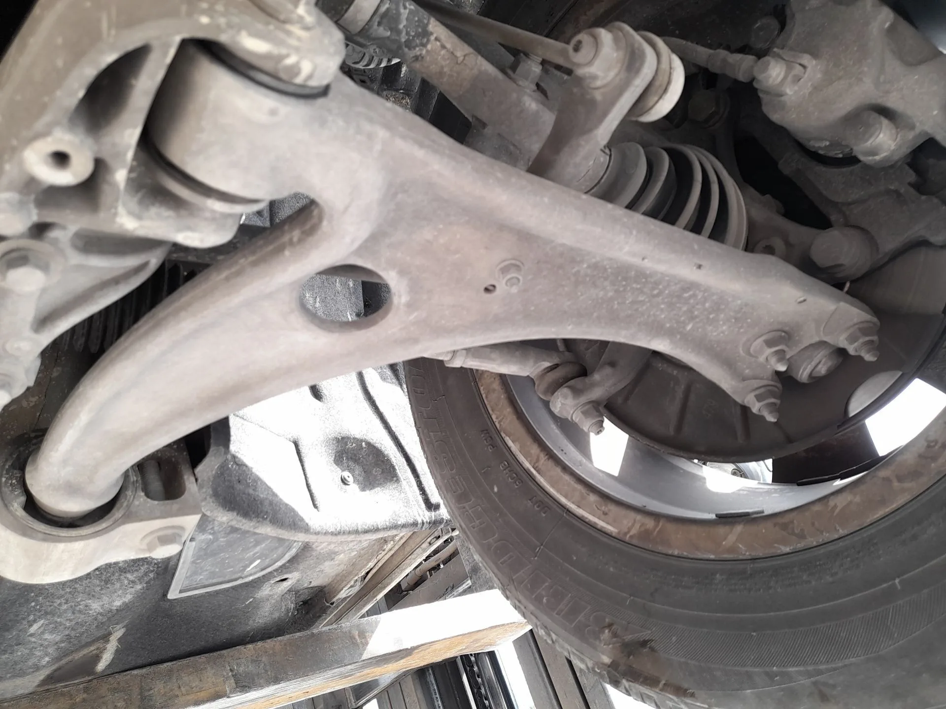 Brazo Suspension Inferior Delantero Izquierdo para Audi Q3 (8Ub, 8Ug)