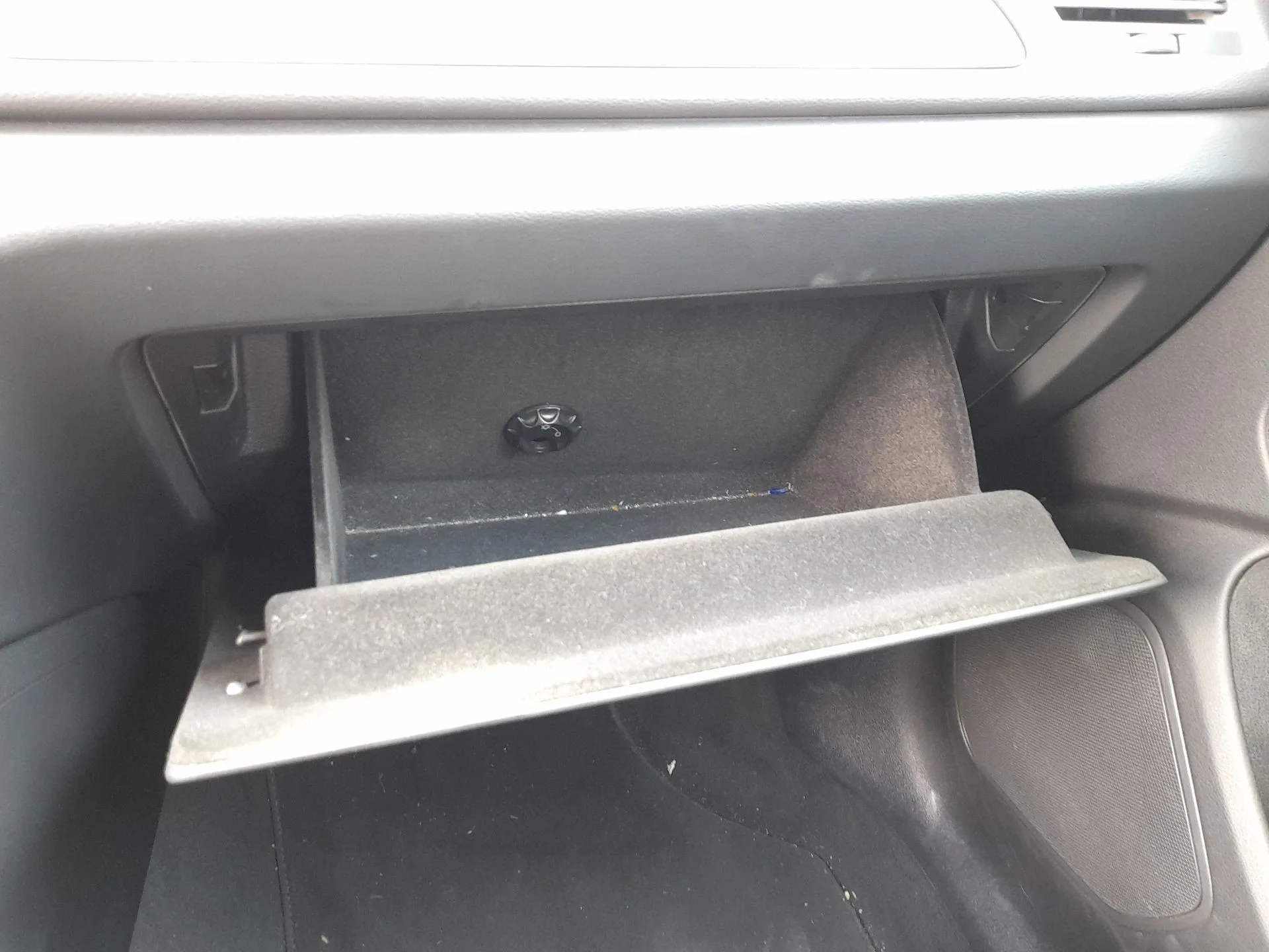 Guantera para Audi Q3 (8Ub, 8Ug)