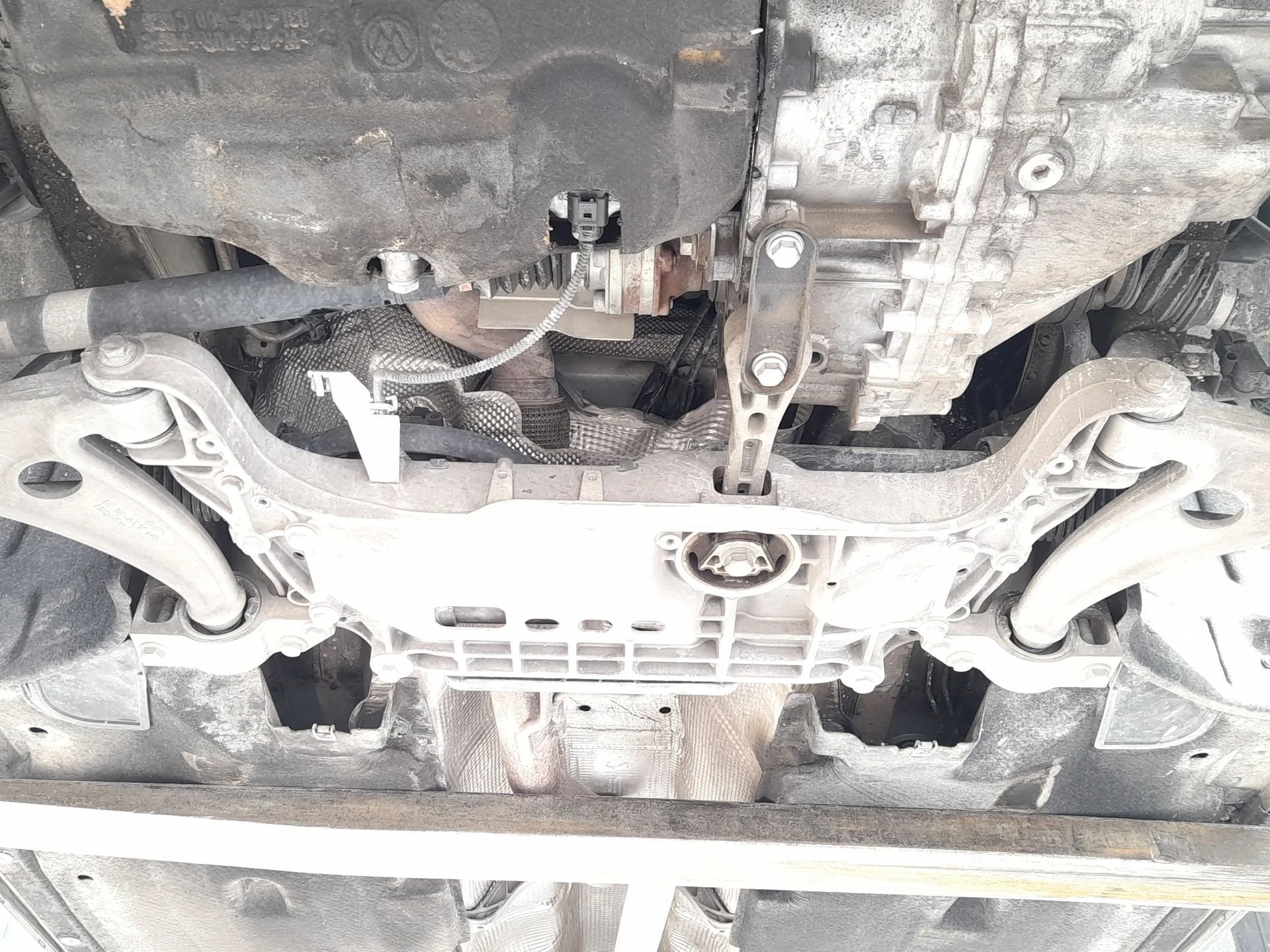 Puente Delantero para Audi Q3 (8Ub, 8Ug)