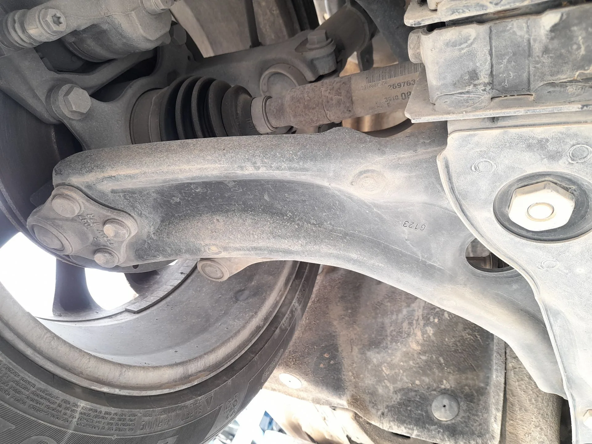 Brazo Suspension Inferior Delantero Derecho para Renault Megane Iv Hatchback (B9A/M/N_)
