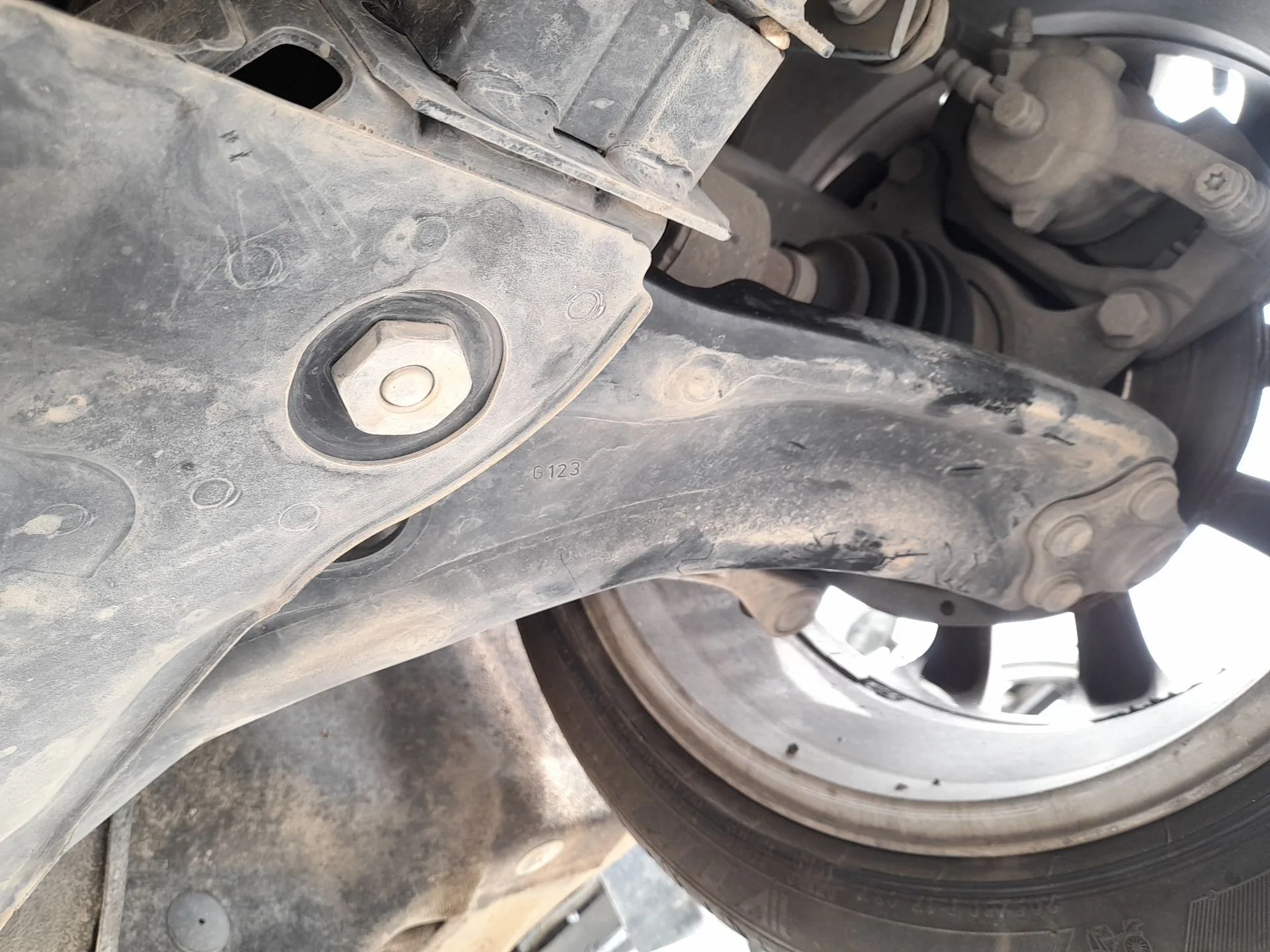 Brazo Suspension Inferior Delantero Izquierdo para Renault Megane Iv Hatchback (B9A/M/N_)