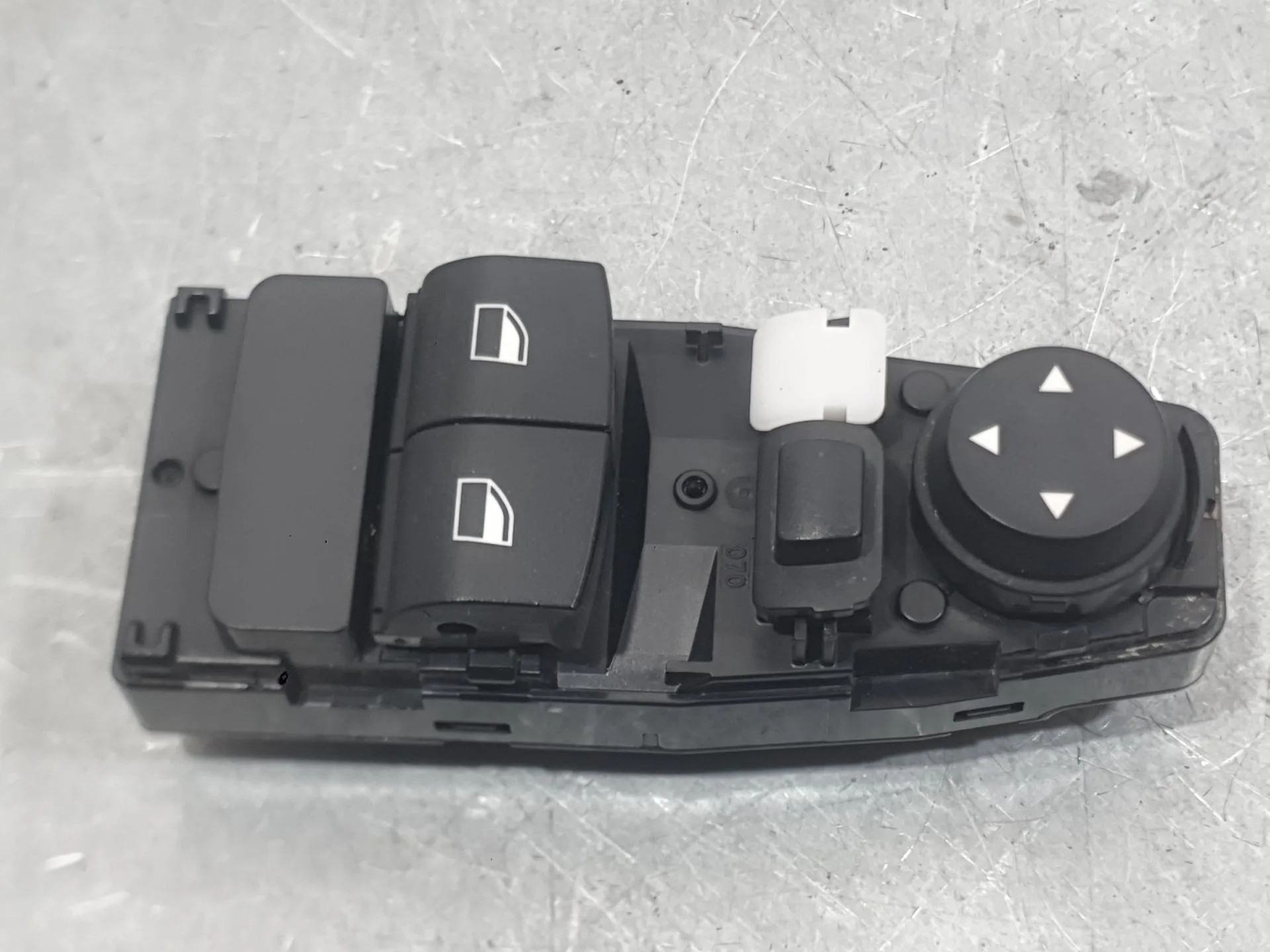 Mando Elevalunas Delantero Izquierdo para Bmw I3 (I01)