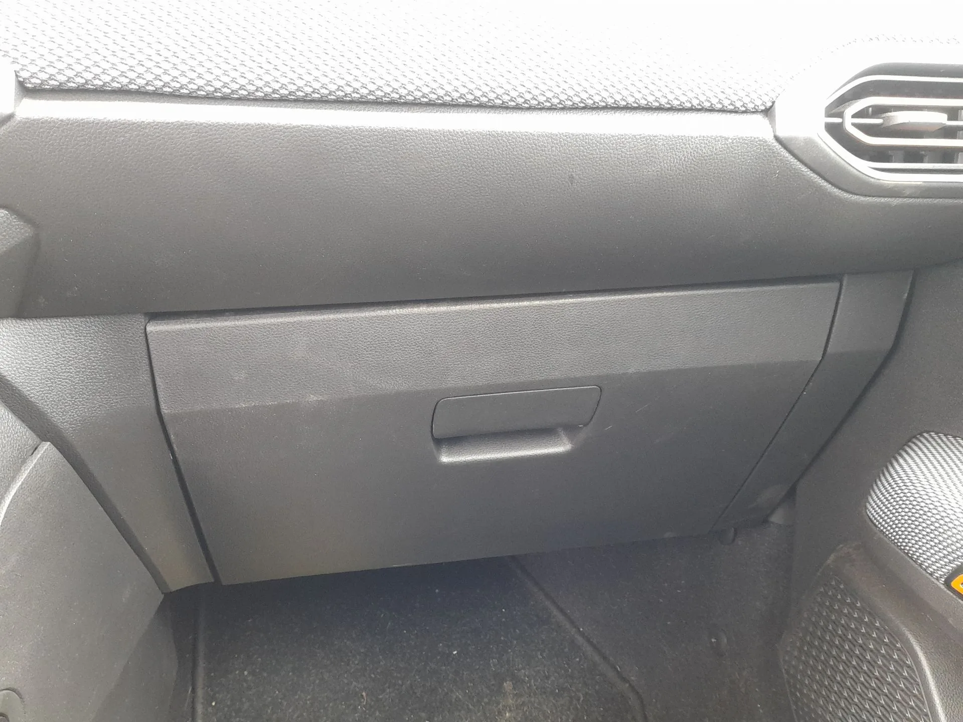 Guantera para Dacia Sandero Iii