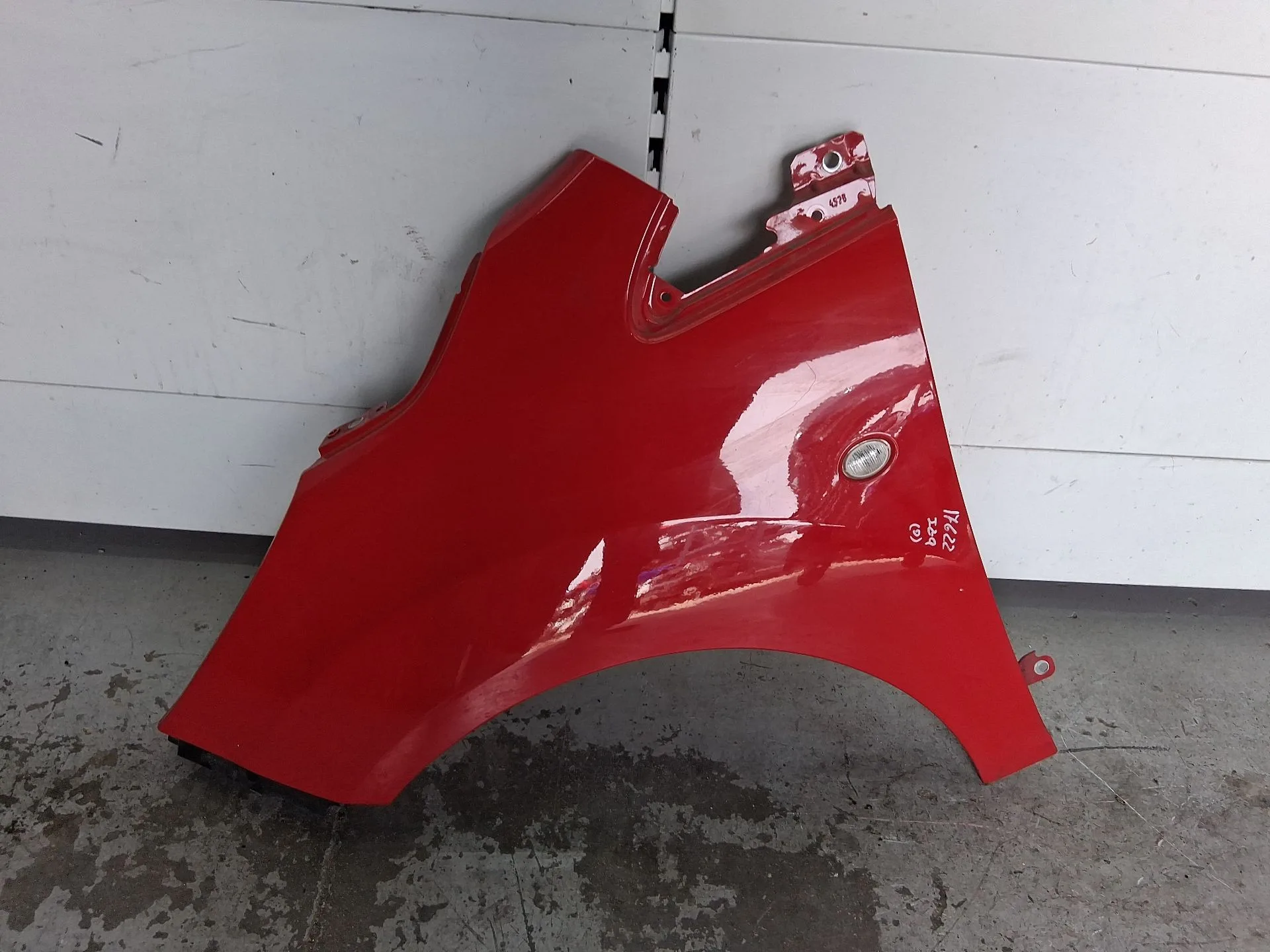 Aleta Delantera Izquierda para Ford Ka (Ru8)