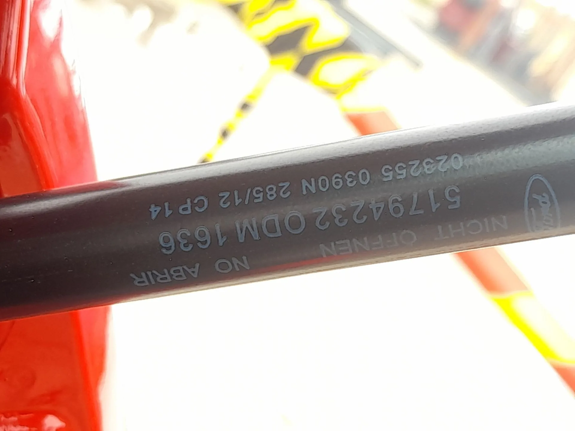 Amortiguadores Maletero / Porton para Ford Ka (Ru8)