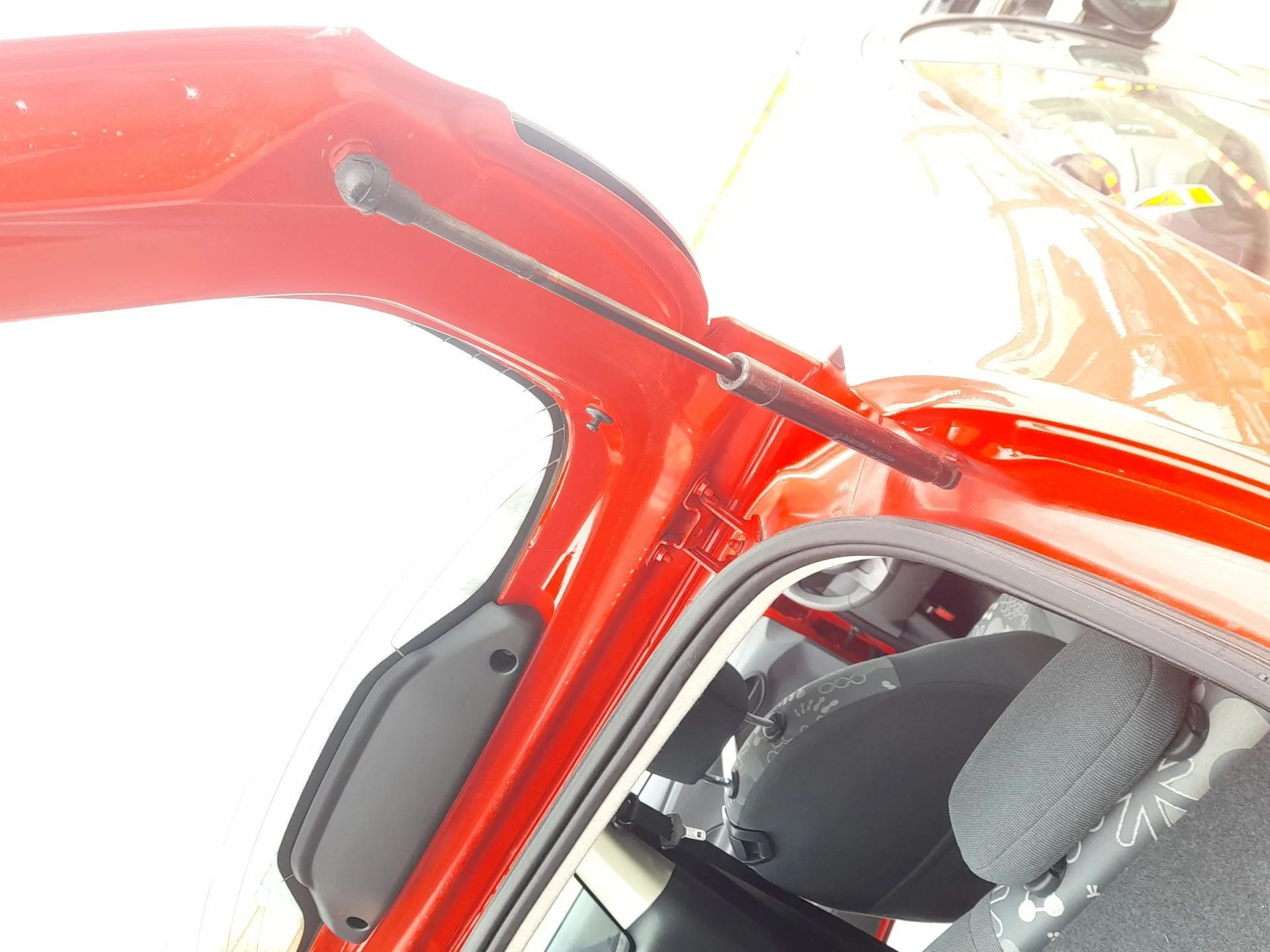 Amortiguadores Maletero / Porton para Ford Ka (Ru8)