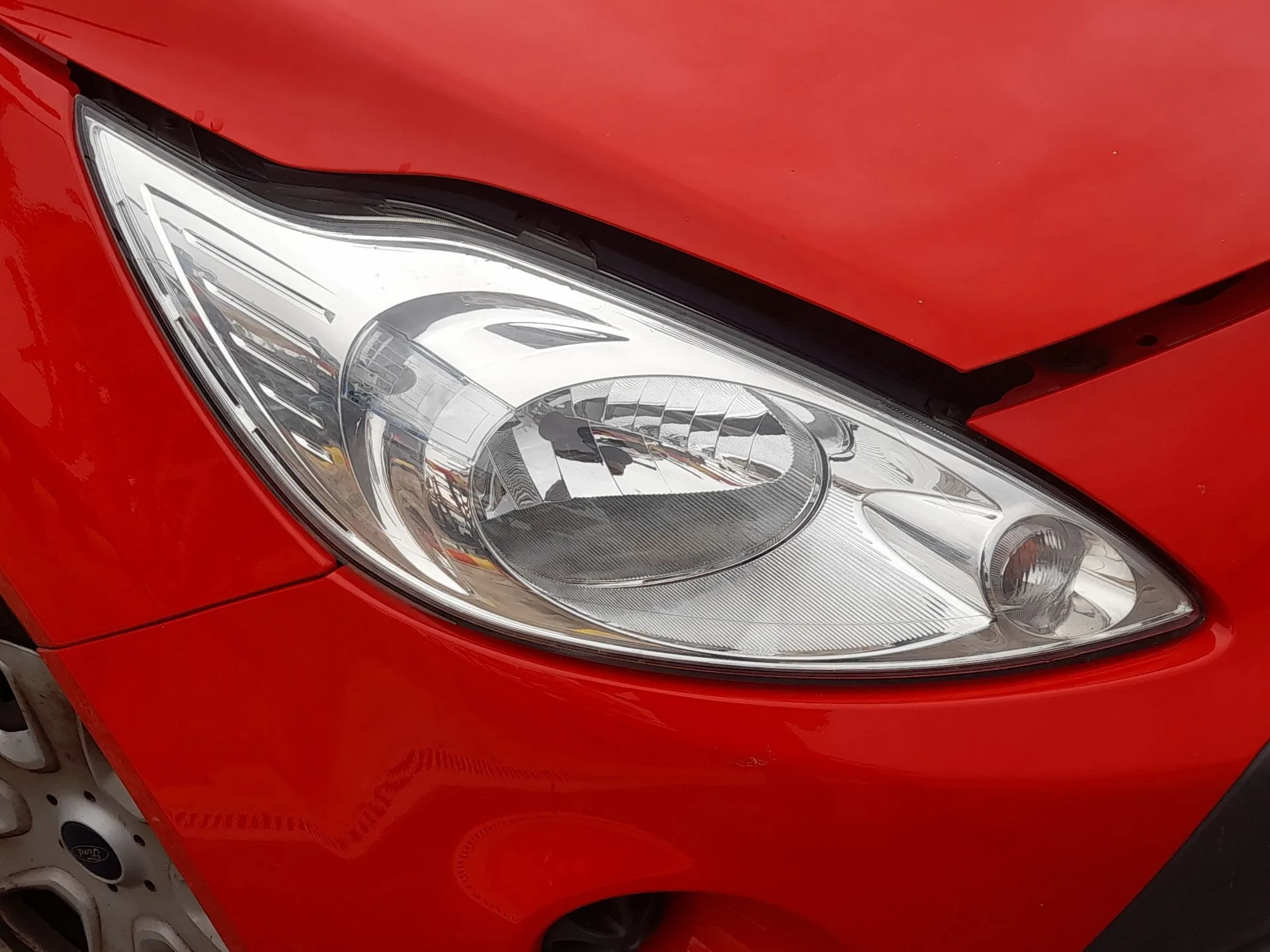 Faro Derecho para Ford Ka (Ru8)