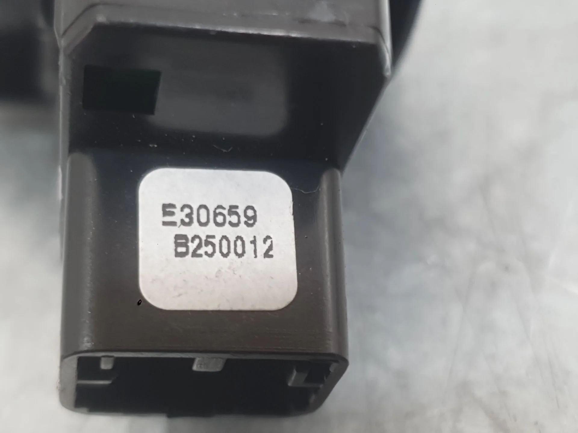 Mando Elevalunas Delantero Derecho para Ford Ka (Ru8)