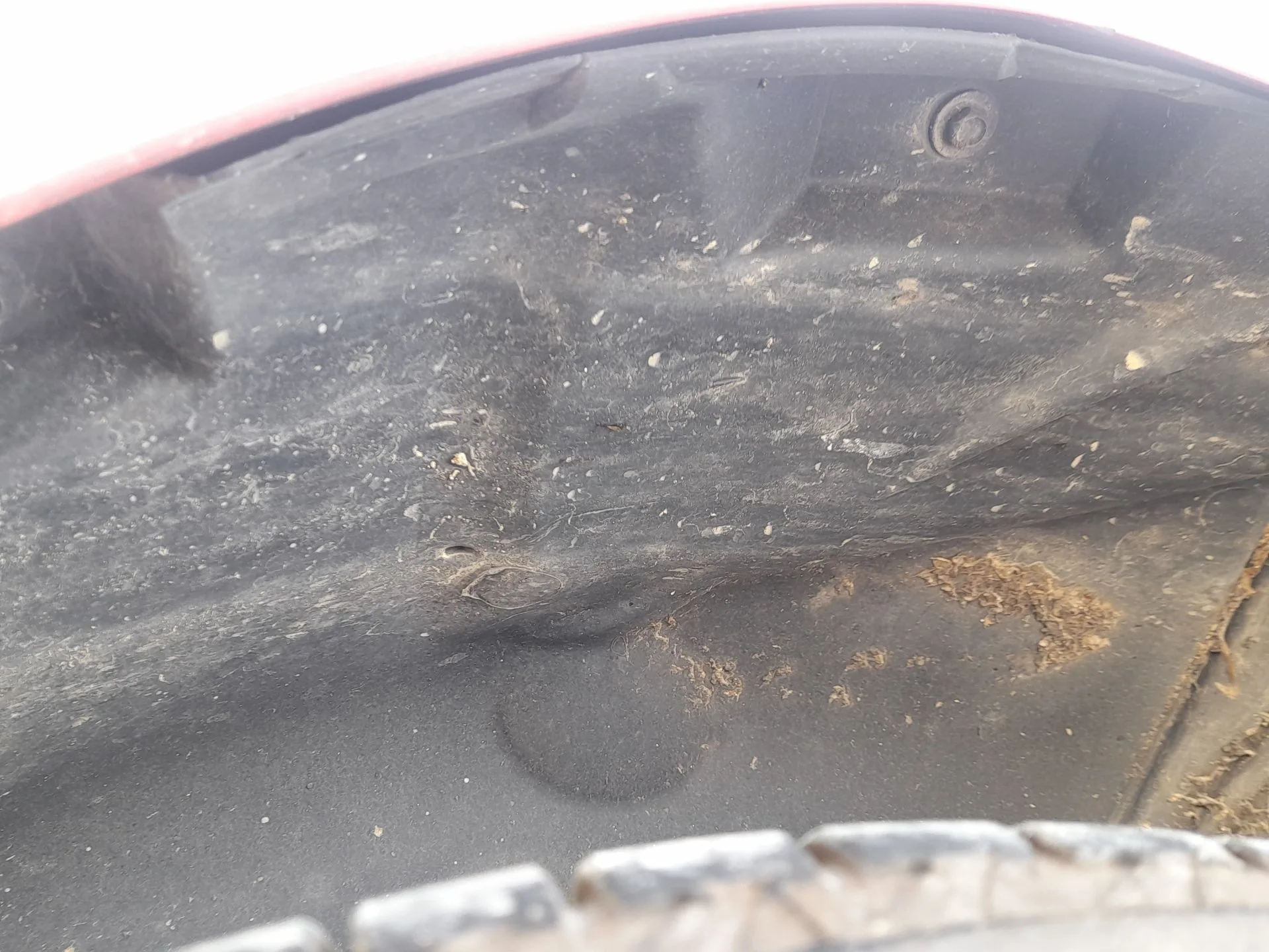 Plastico Pase Rueda Tras. Dch. para Ford Ka (Ru8)