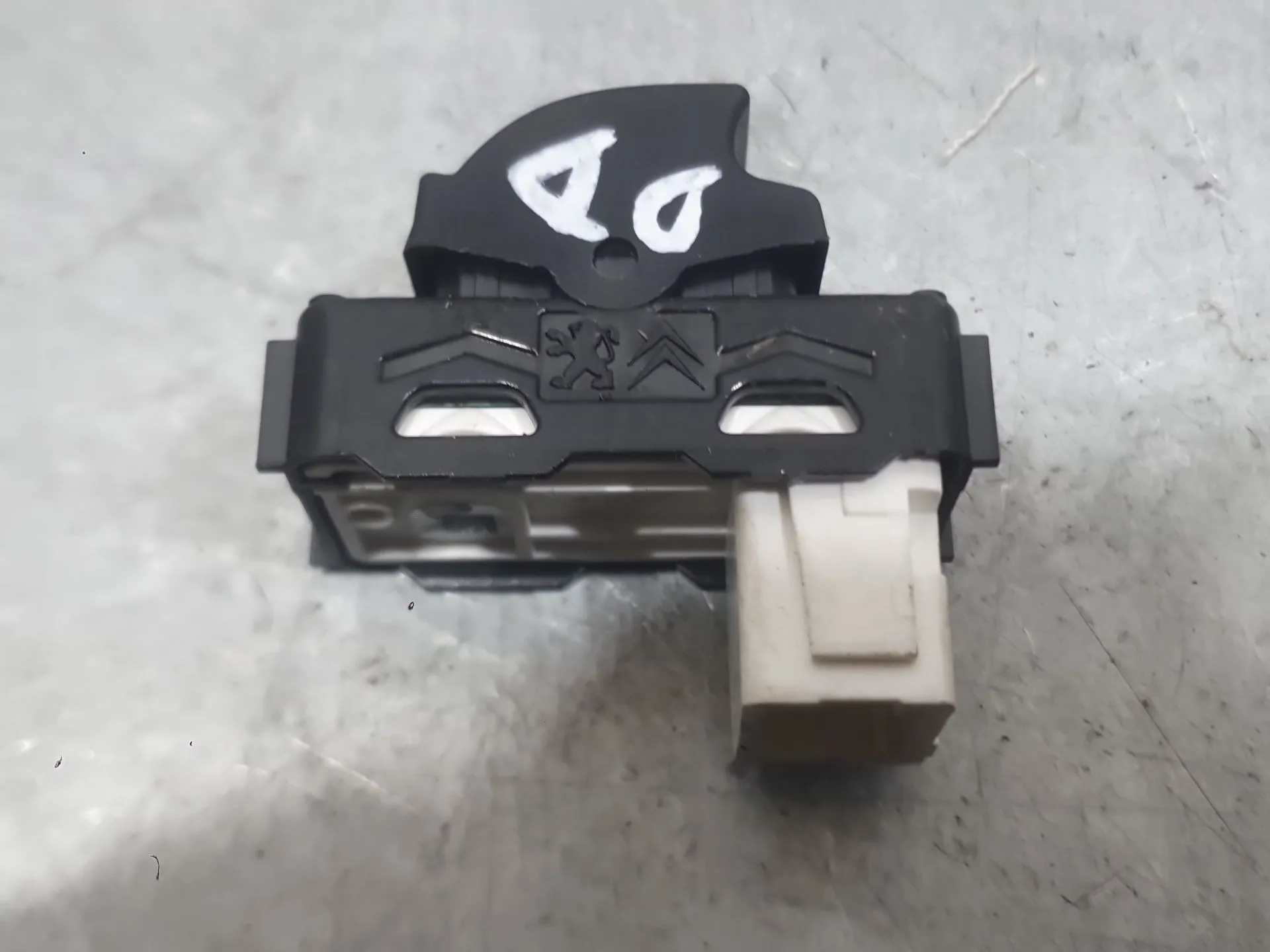 Mando Elevalunas Delantero Derecho para Citroën C3 Iii (Sx)
