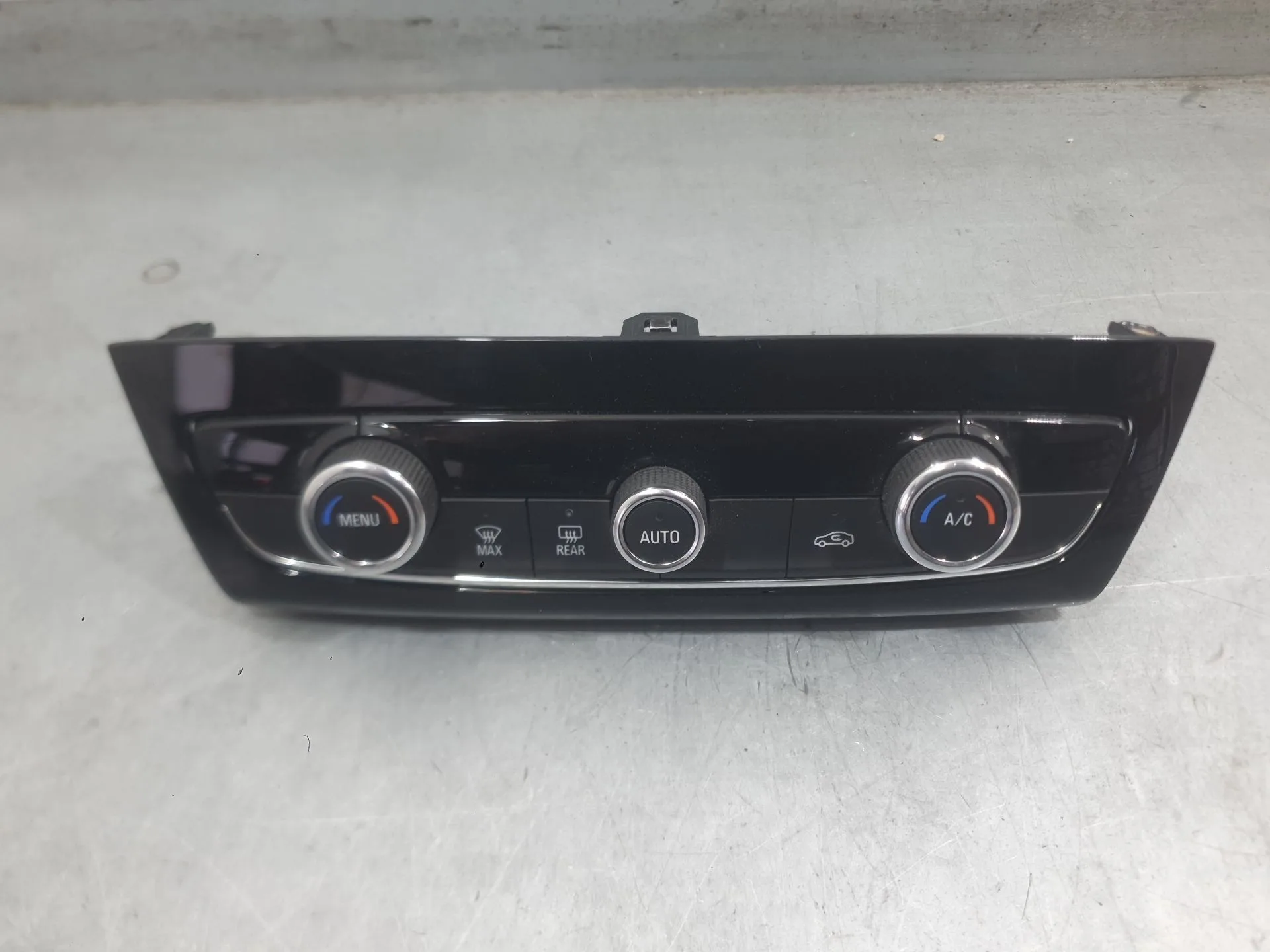 Mando Climatizador para Opel Corsa F (P2Jo)