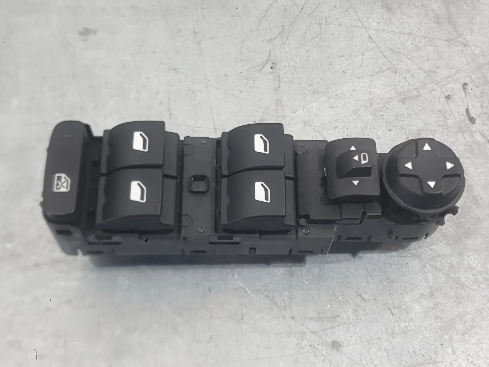 Mando Elevalunas Delantero Izquierdo para Opel Corsa F (P2Jo)