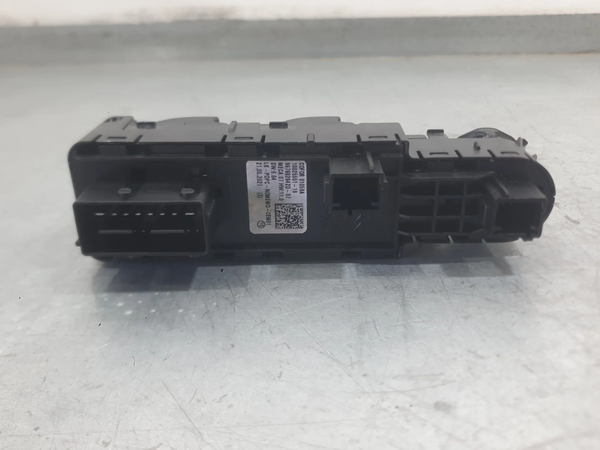 Mando Elevalunas Delantero Izquierdo para Opel Corsa F (P2Jo)