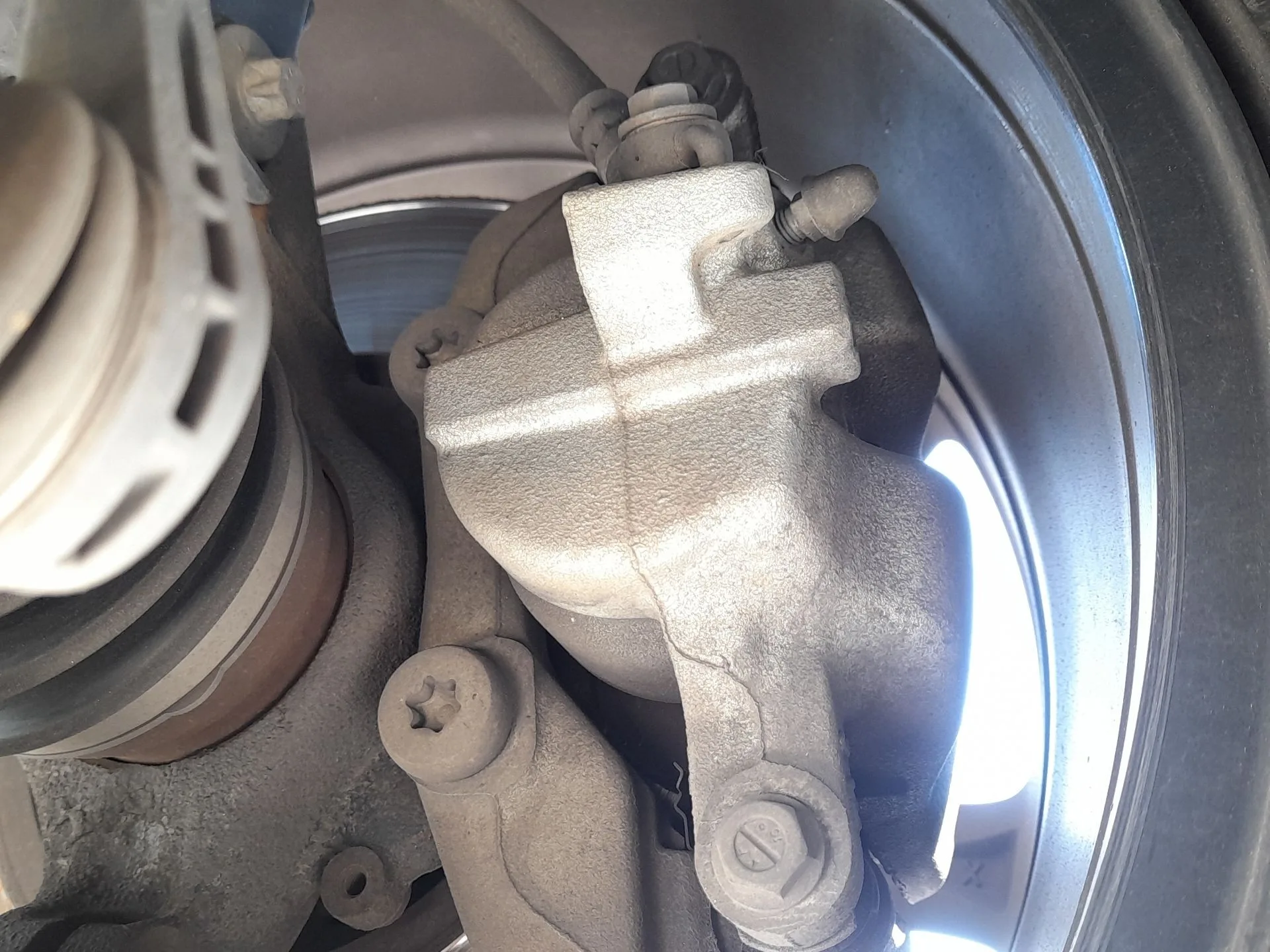 Pinza Freno Delantera Izquierda para Opel Corsa F (P2Jo)