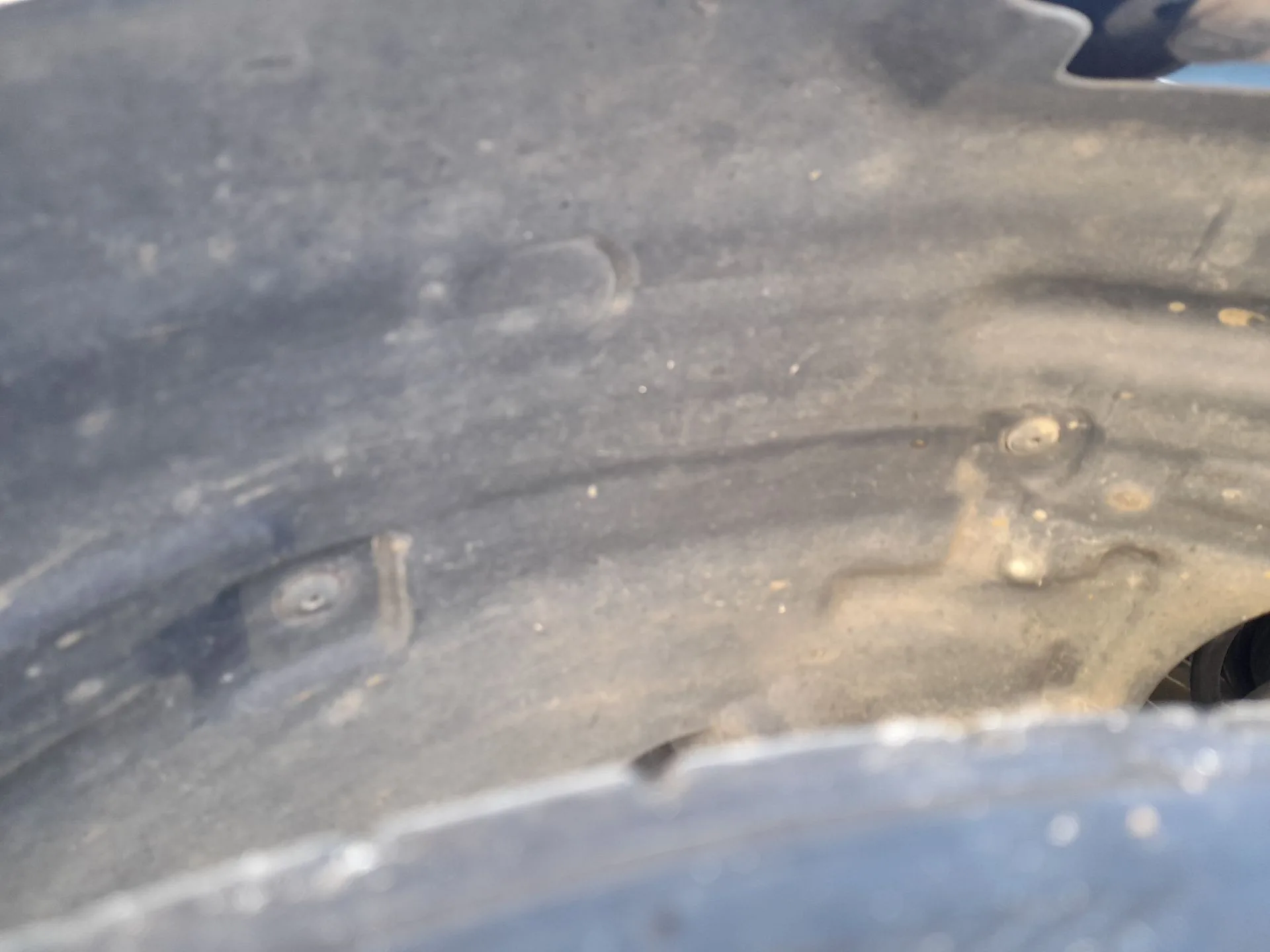 Plastico Pase Rueda Del. Dch. para Opel Corsa F (P2Jo)