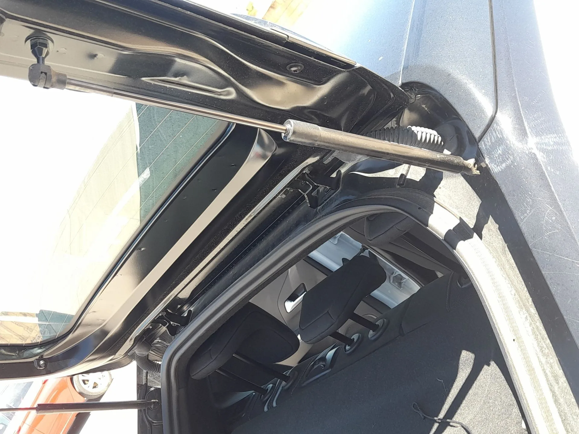 Amortiguadores Maletero / Porton para Opel Corsa F (P2Jo)