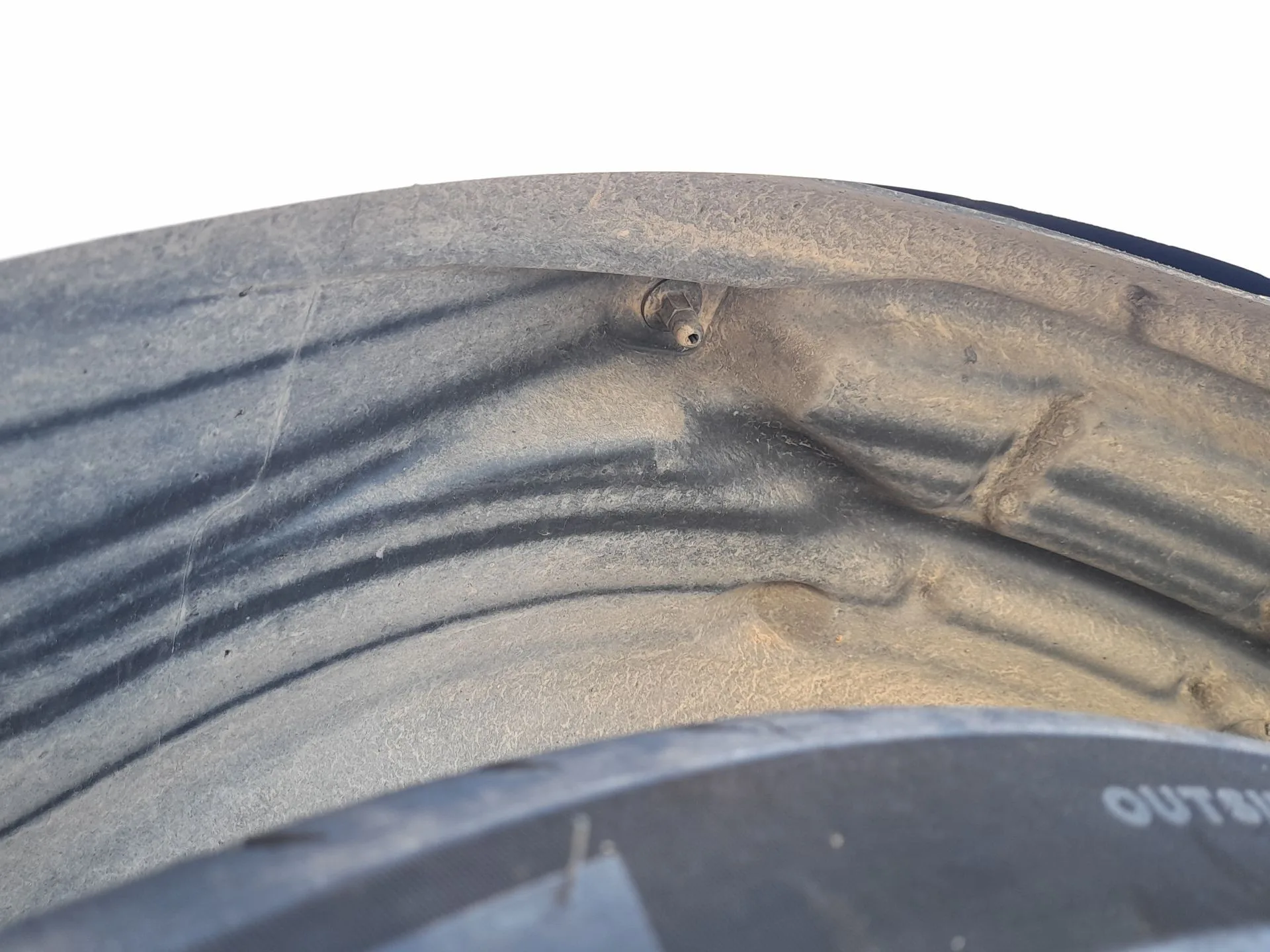 Plastico Pase Rueda Tras. Izq. para Opel Corsa F (P2Jo)