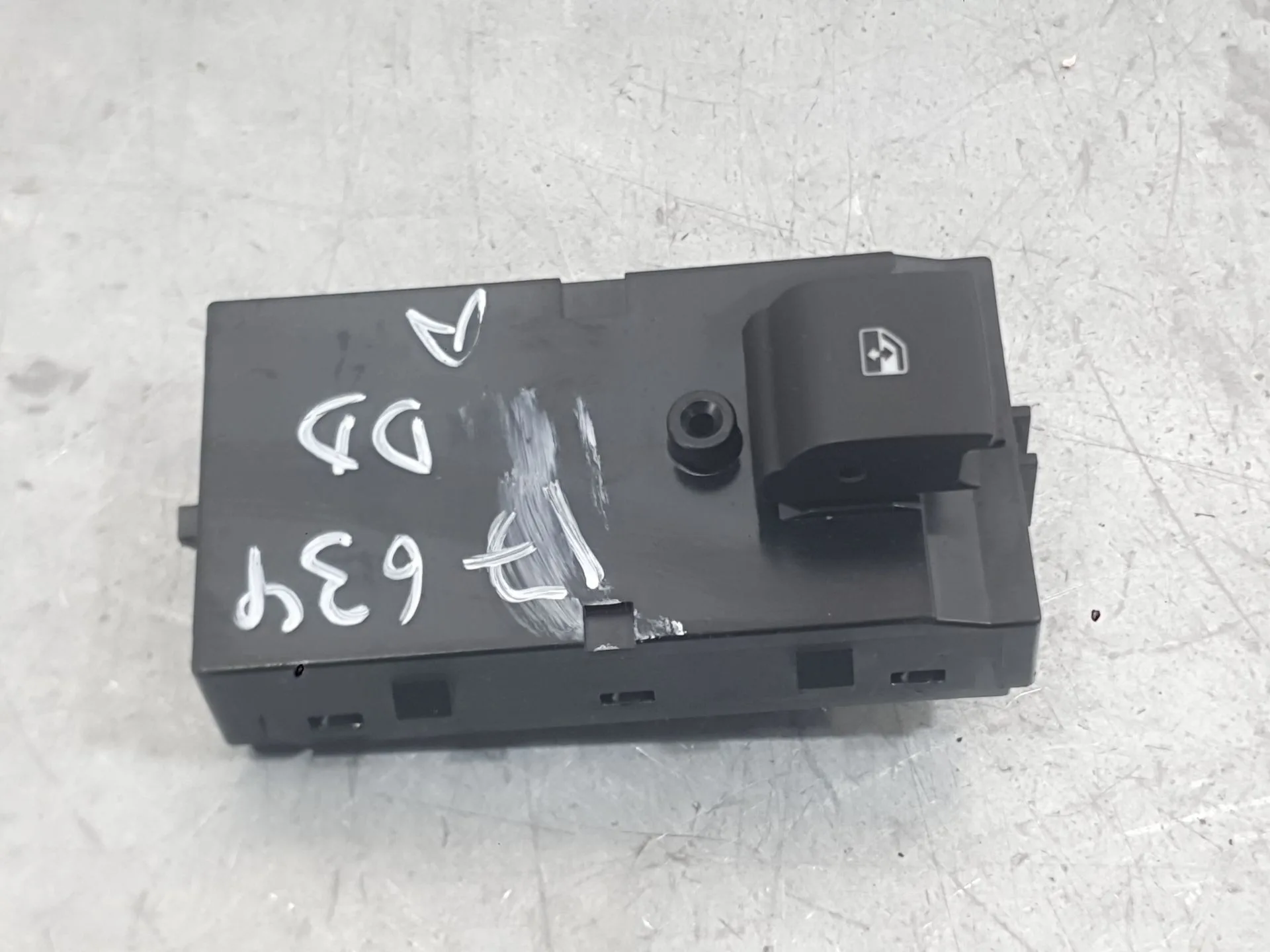 Mando Elevalunas Delantero Derecho para Opel Astra K (B16)
