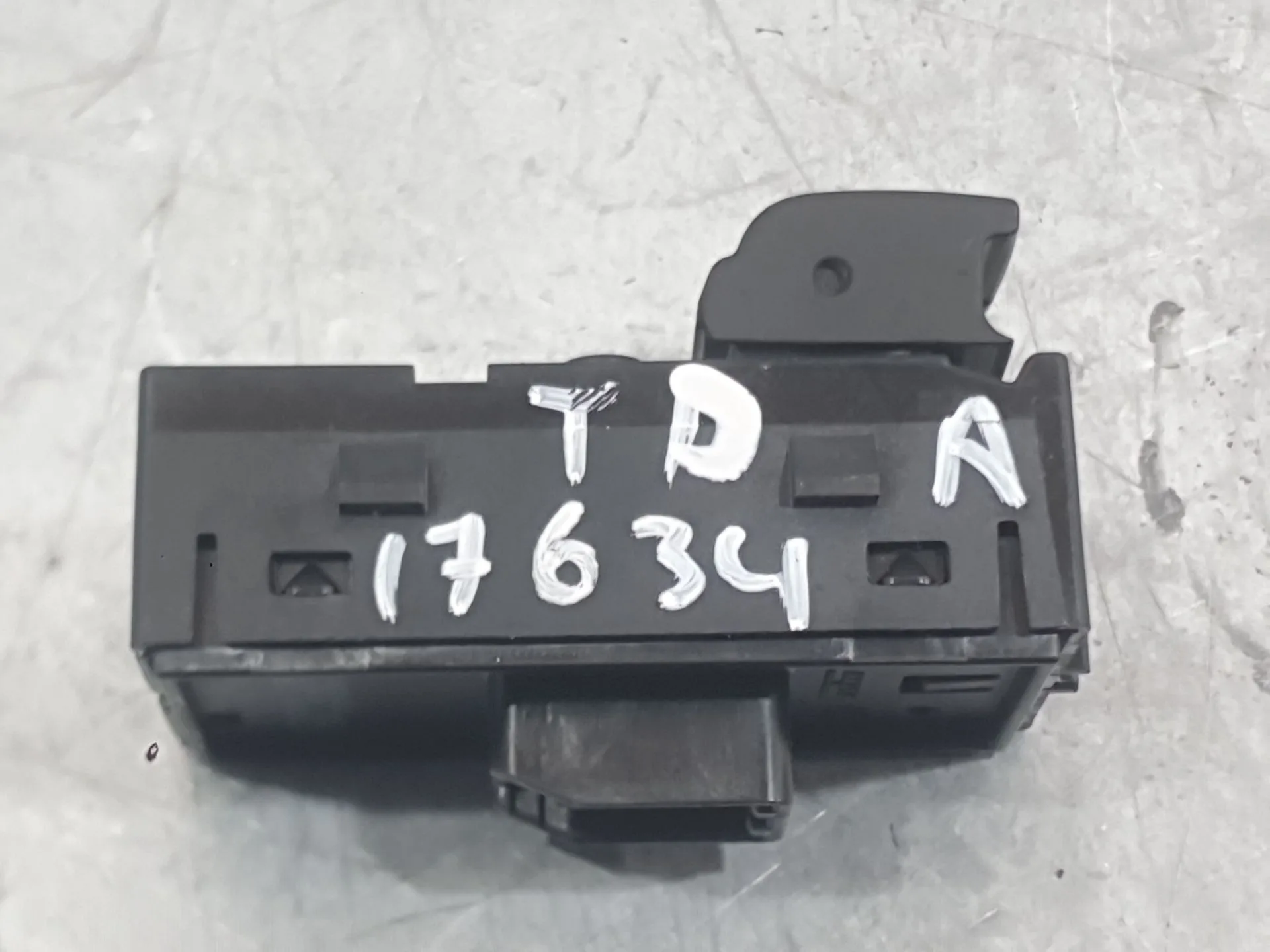 Mando Elevalunas Trasero Derecho para Opel Astra K (B16)