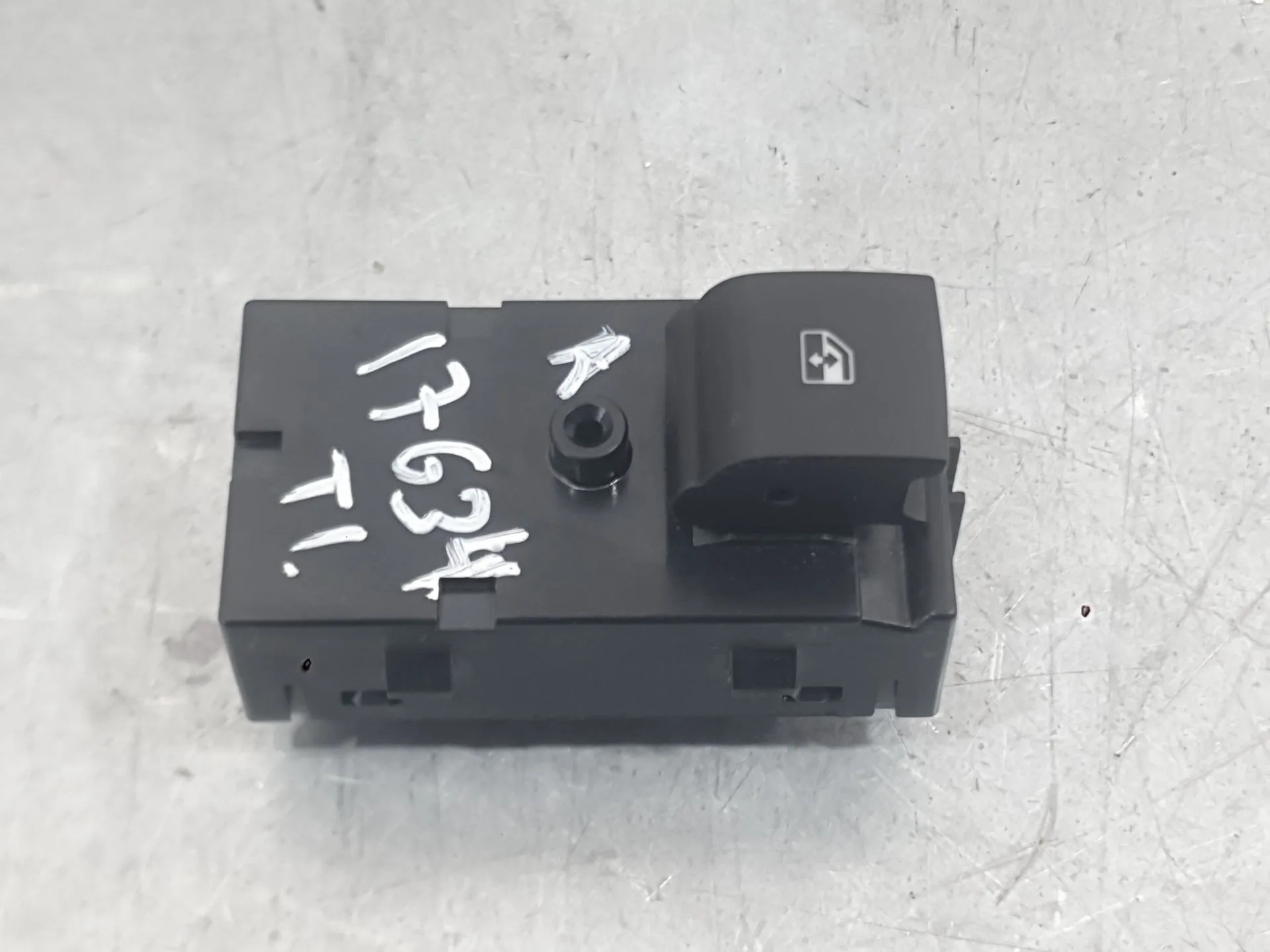 Mando Elevalunas Trasero Izquierdo para Opel Astra K (B16)