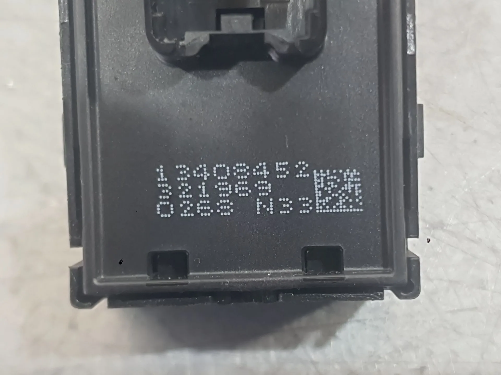 Mando Elevalunas Trasero Izquierdo para Opel Astra K (B16)