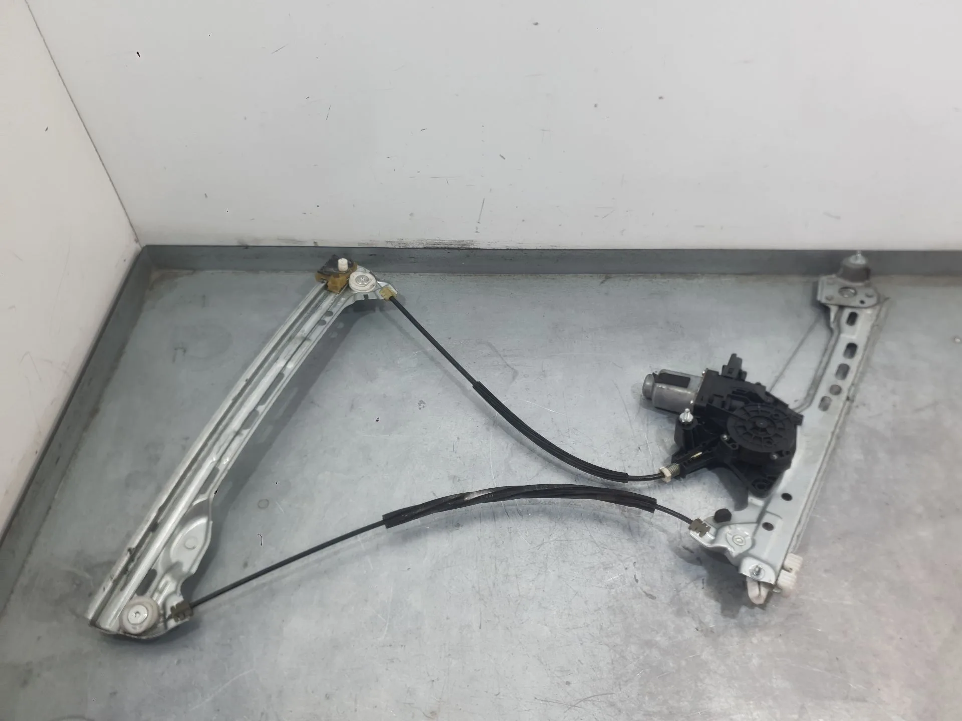 Elevalunas Delantero Izquierdo para Renault Megane Iv Hatchback (B9A/M/N_)