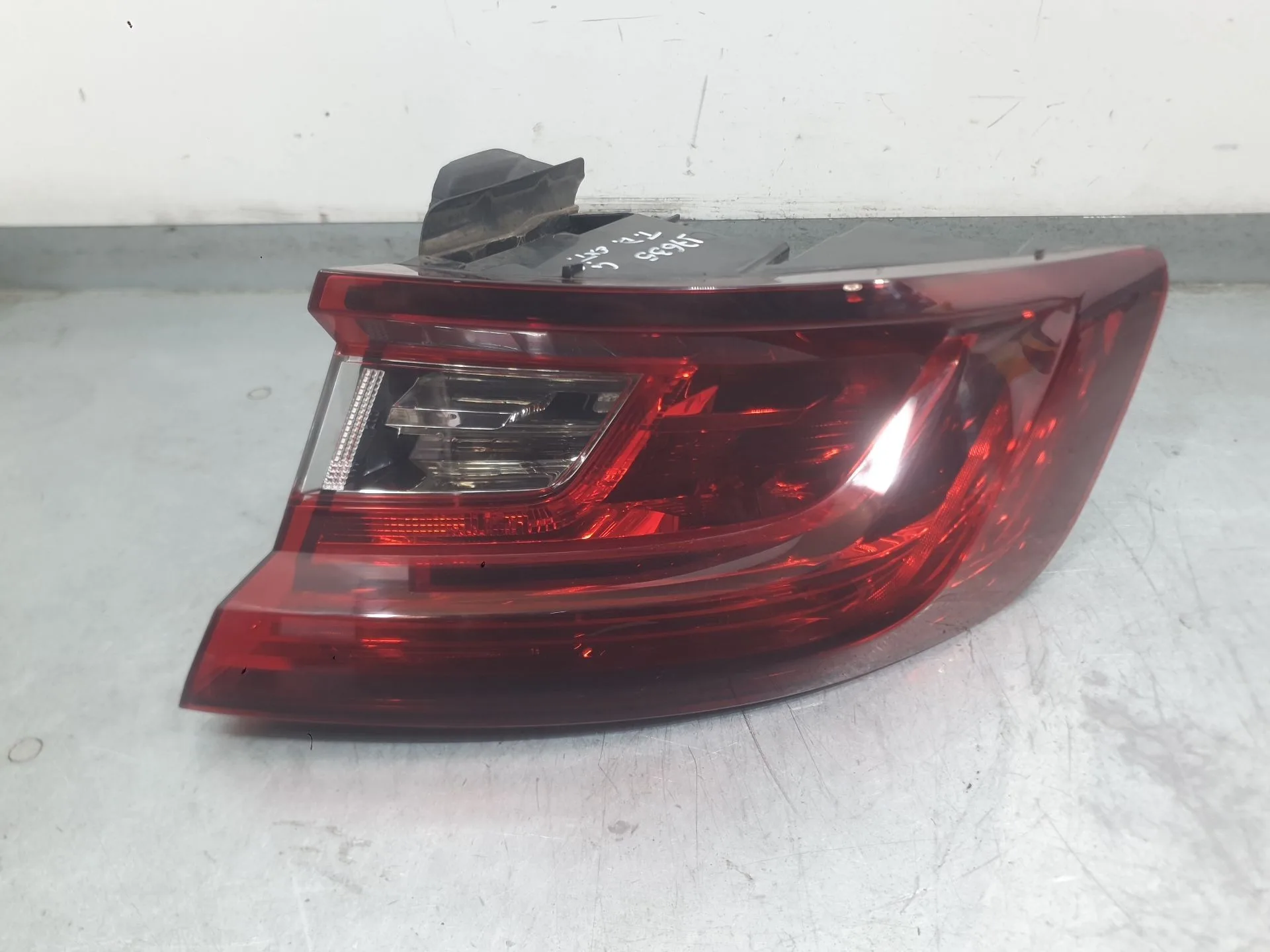 Piloto Trasero Derecho Exterior para Renault Megane Iv Hatchback (B9A/M/N_)