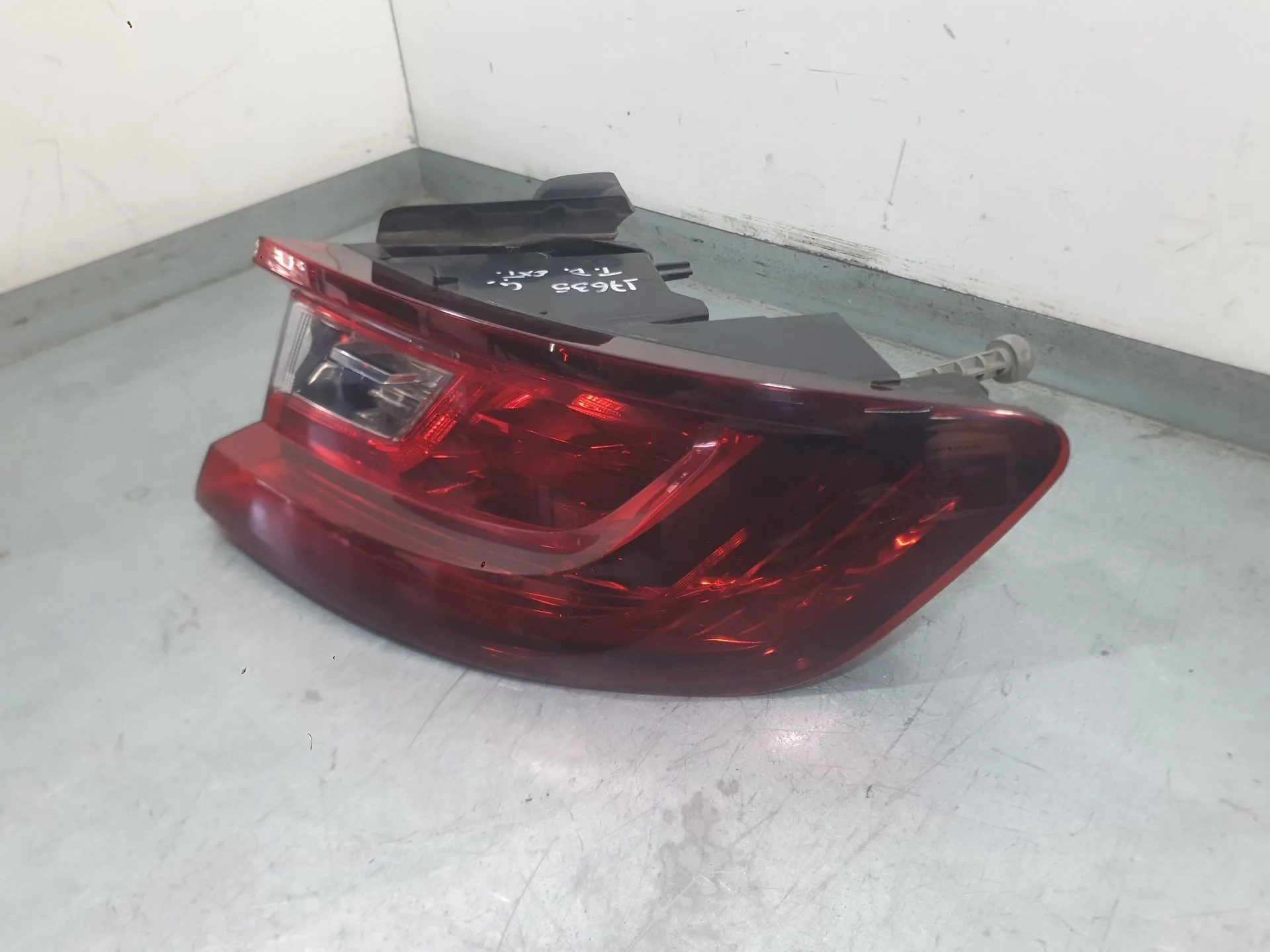 Piloto Trasero Derecho Exterior para Renault Megane Iv Hatchback (B9A/M/N_)