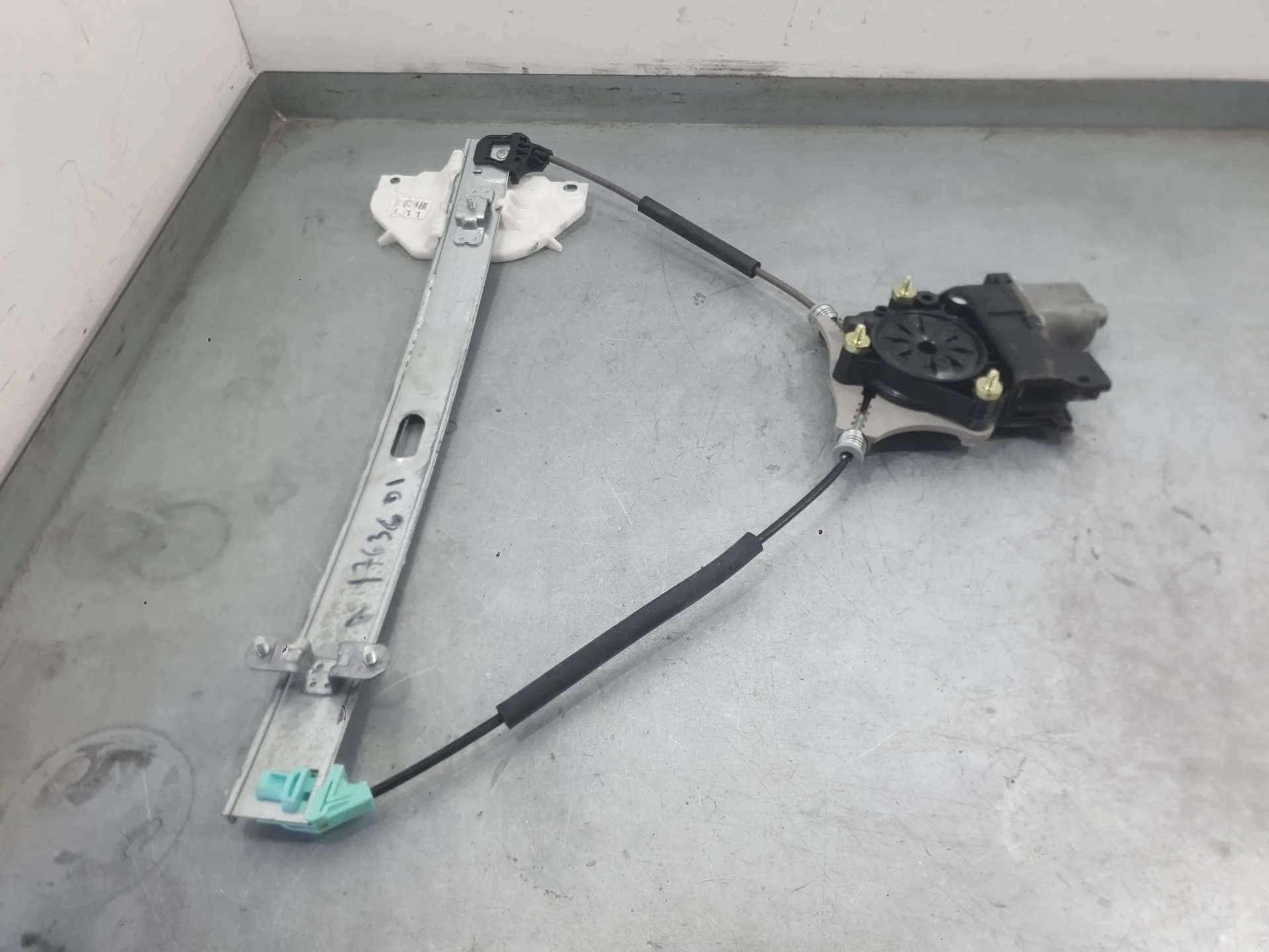 Elevalunas Delantero Izquierdo para Kia Stonic (Yb)