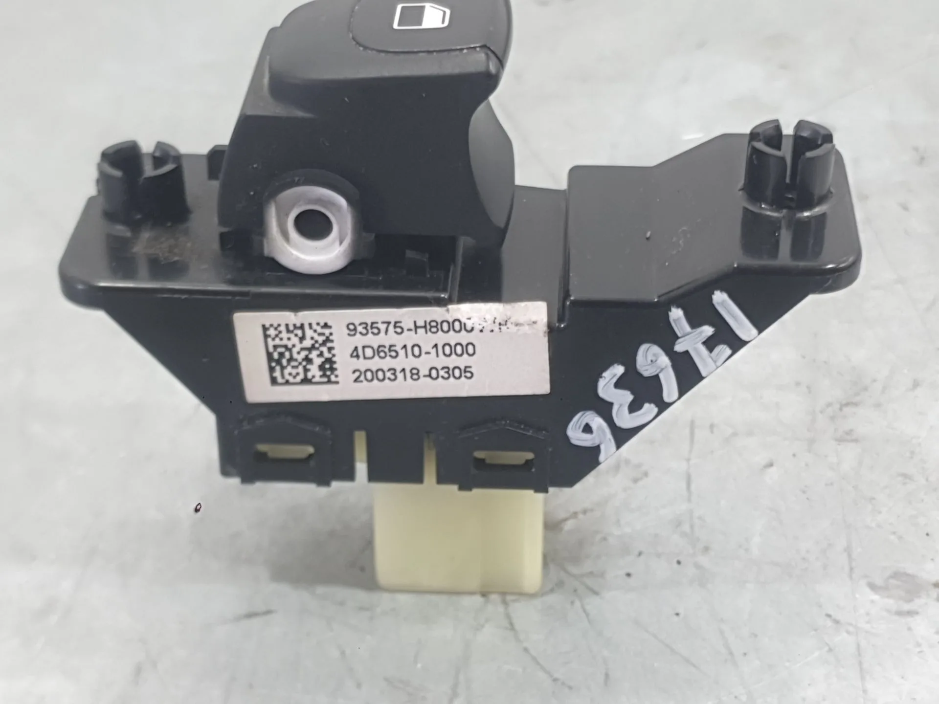 Mando Elevalunas Delantero Derecho para Kia Stonic (Yb)
