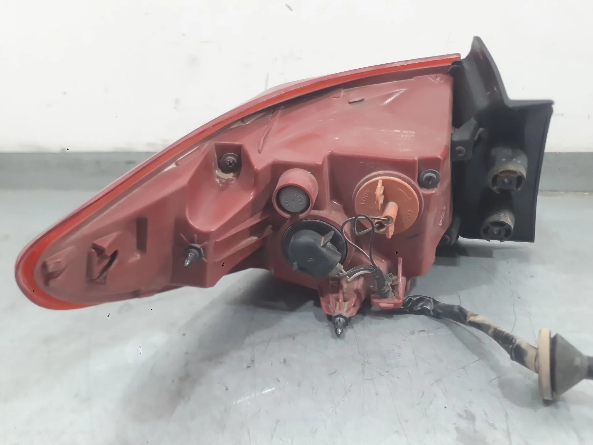 Piloto Trasero Derecho Exterior para Kia Stonic (Yb)