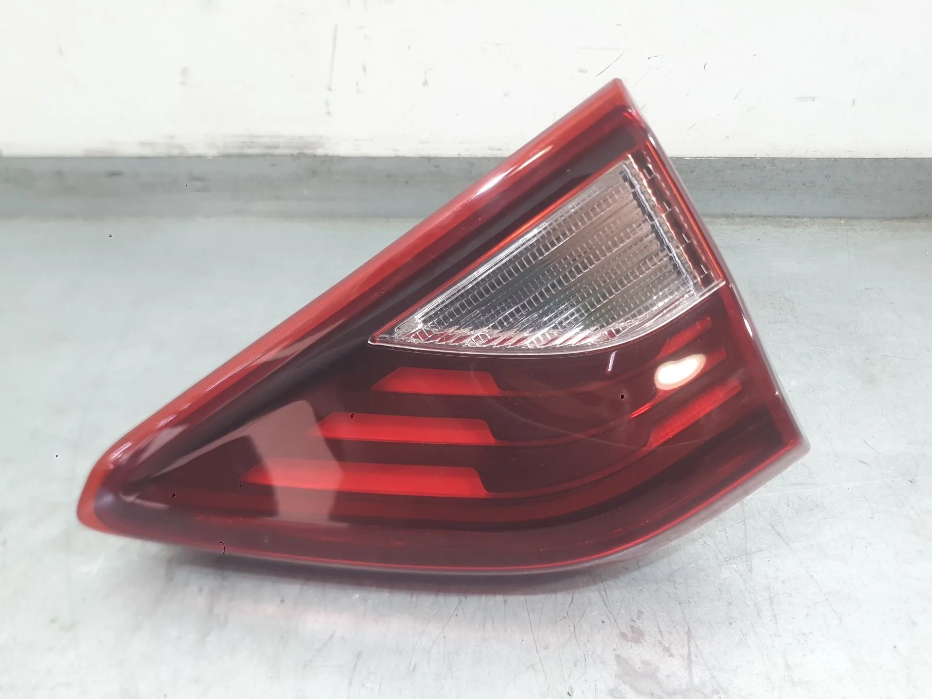 Piloto Trasero Derecho Interior para Kia Stonic (Yb)