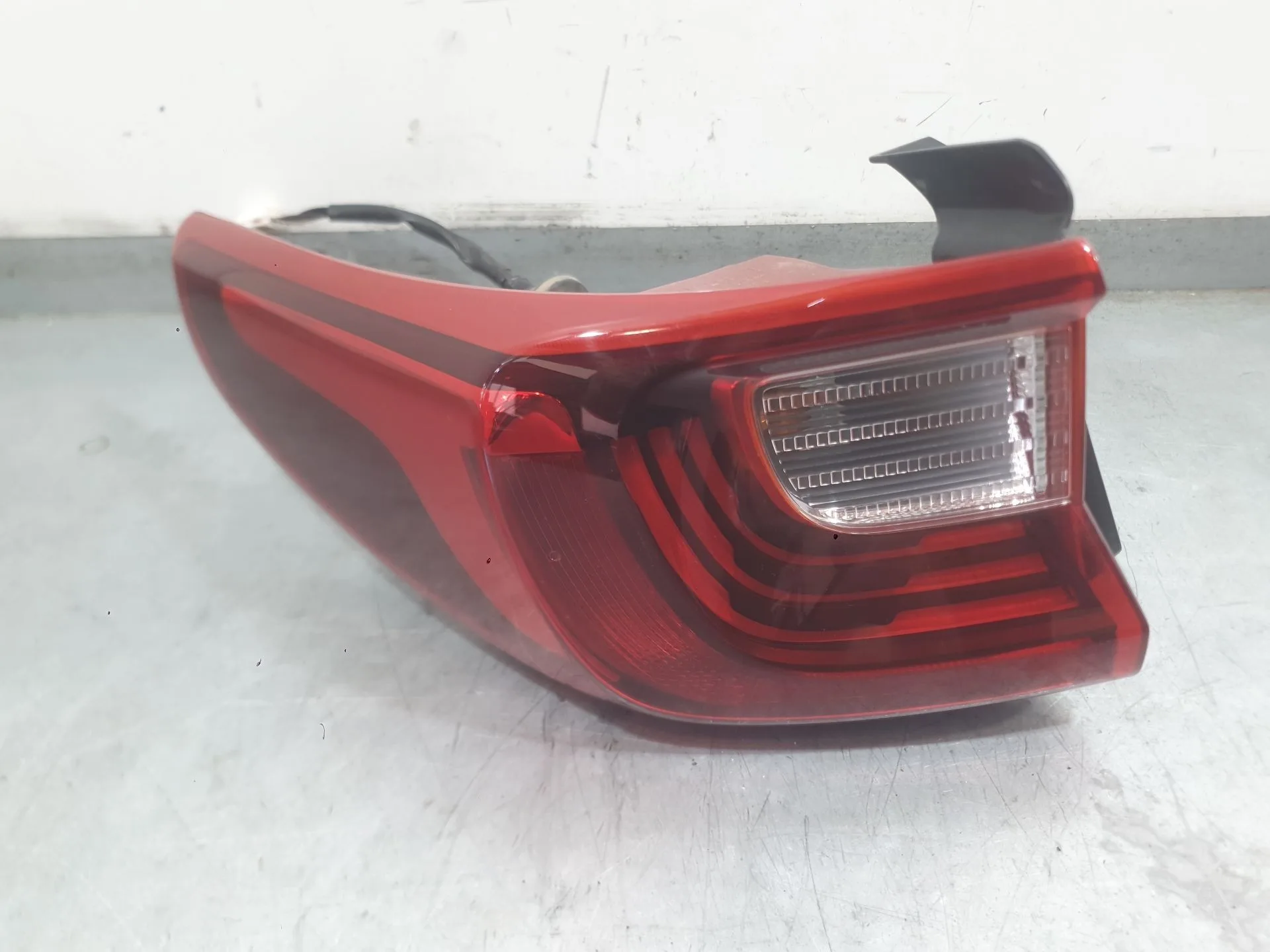 Piloto Trasero Izquierdo Interior para Kia Stonic (Yb)