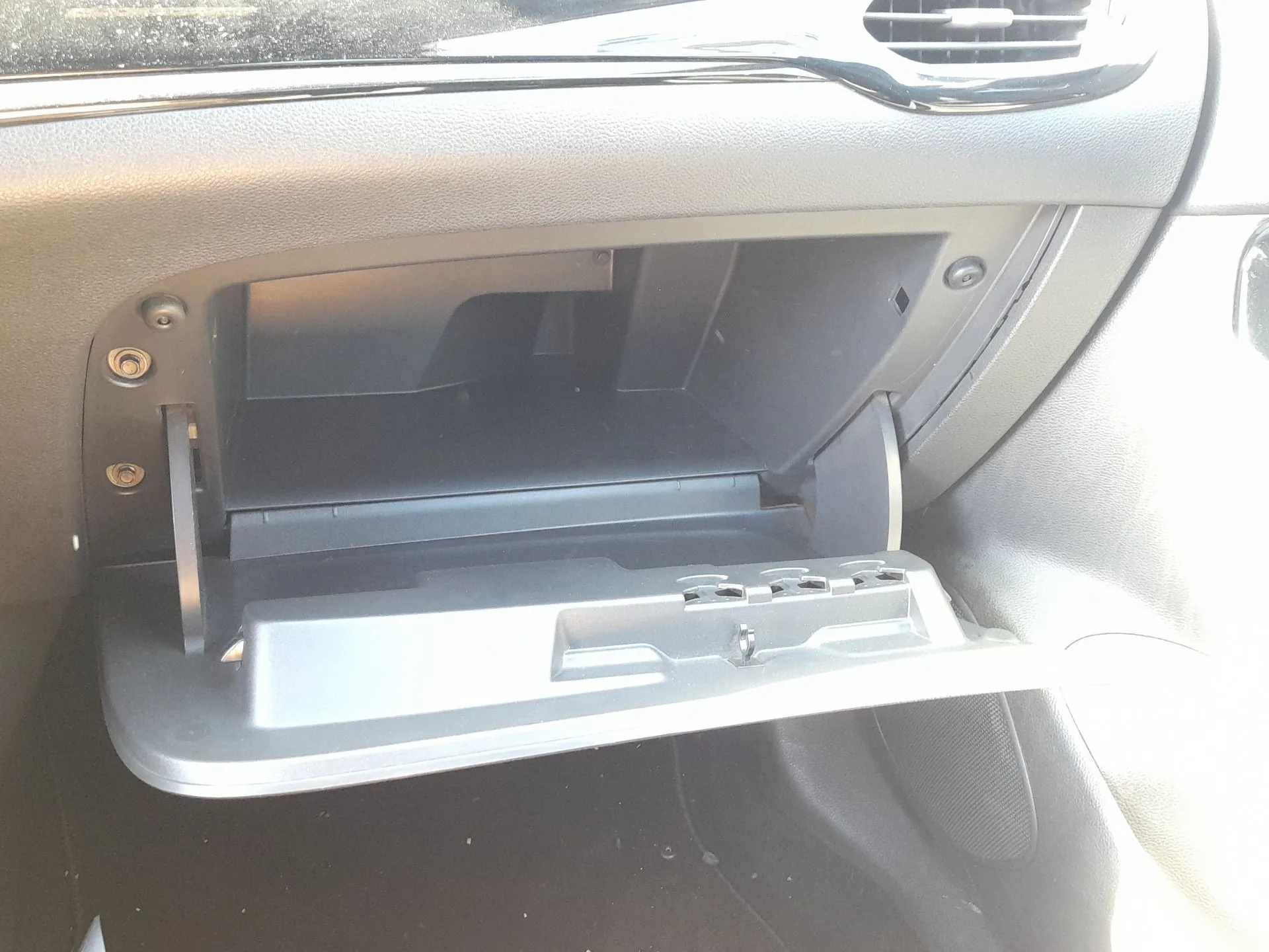 Guantera para Opel Astra K (B16)