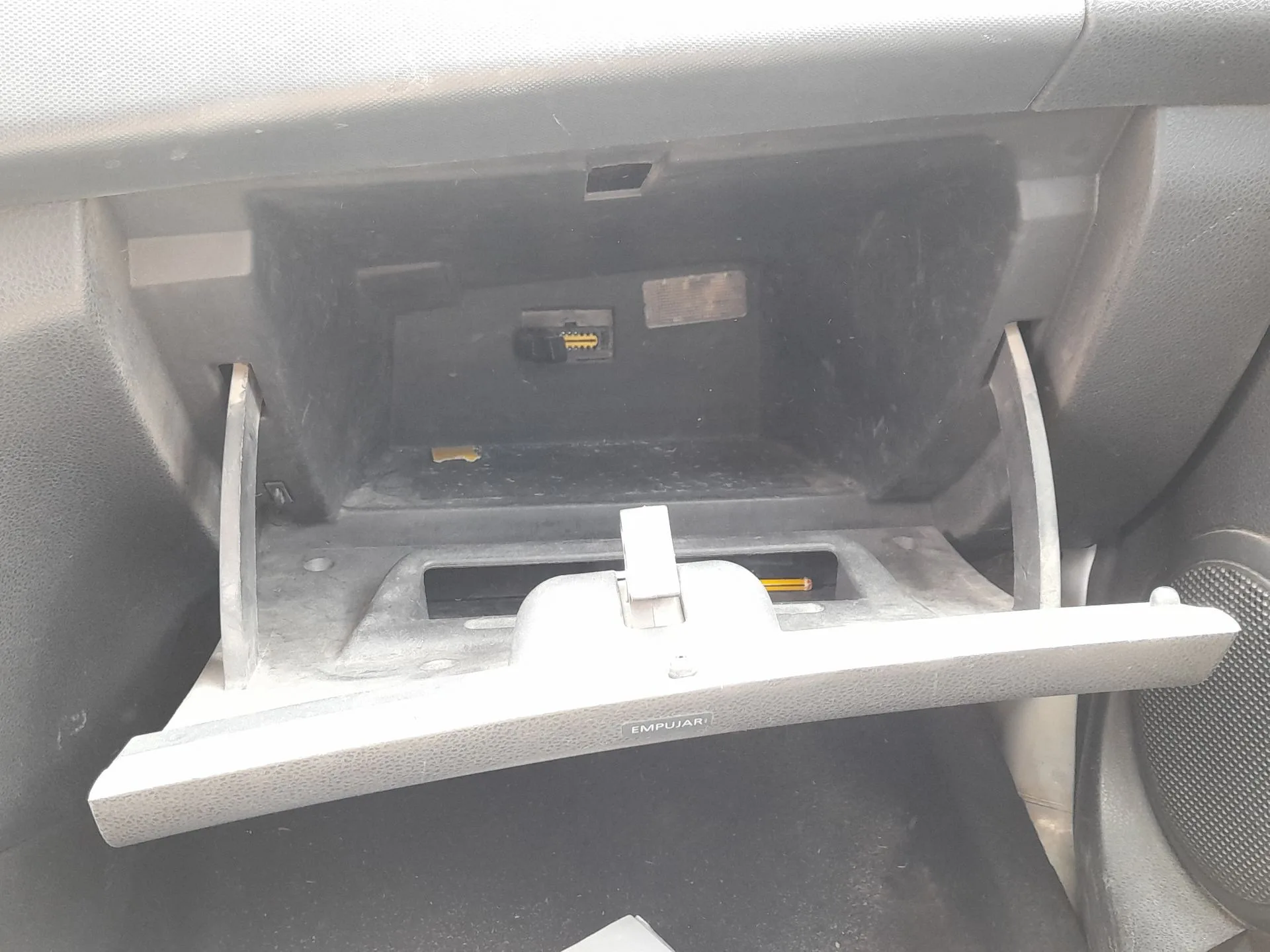 Guantera para Dacia Logan Ii
