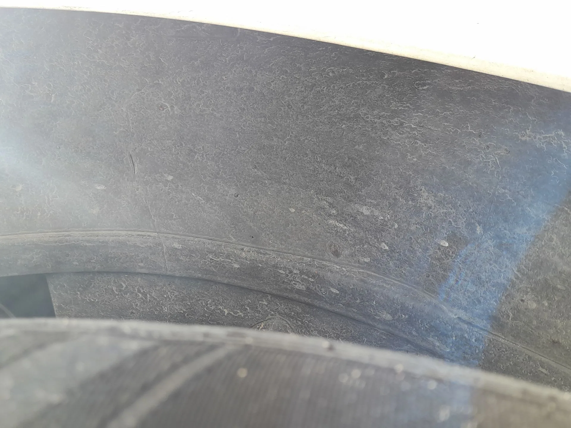 Plastico Pase Rueda Del. Izq. para Dacia Logan Ii