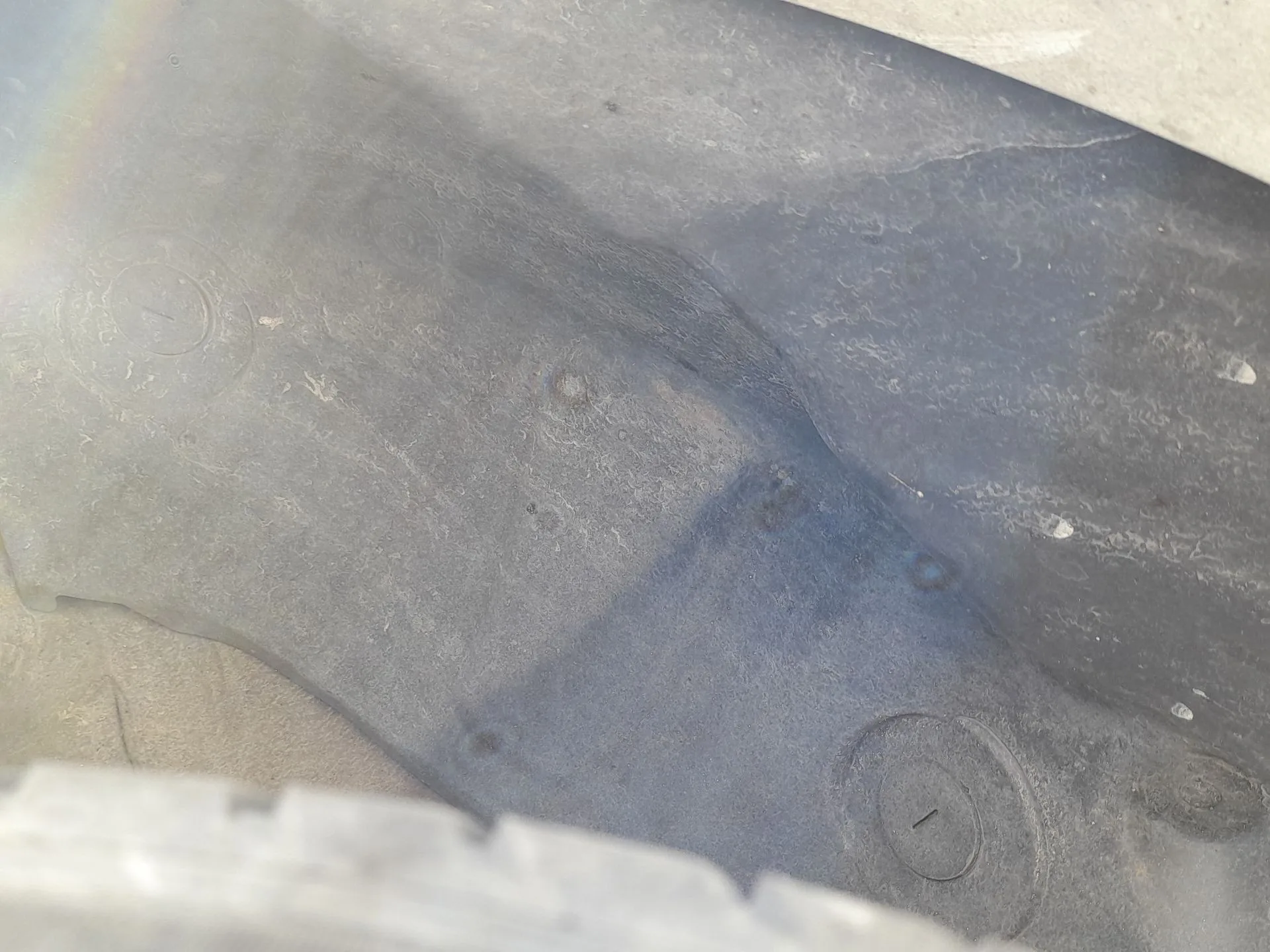 Plastico Pase Rueda Tras. Izq. para Dacia Logan Ii