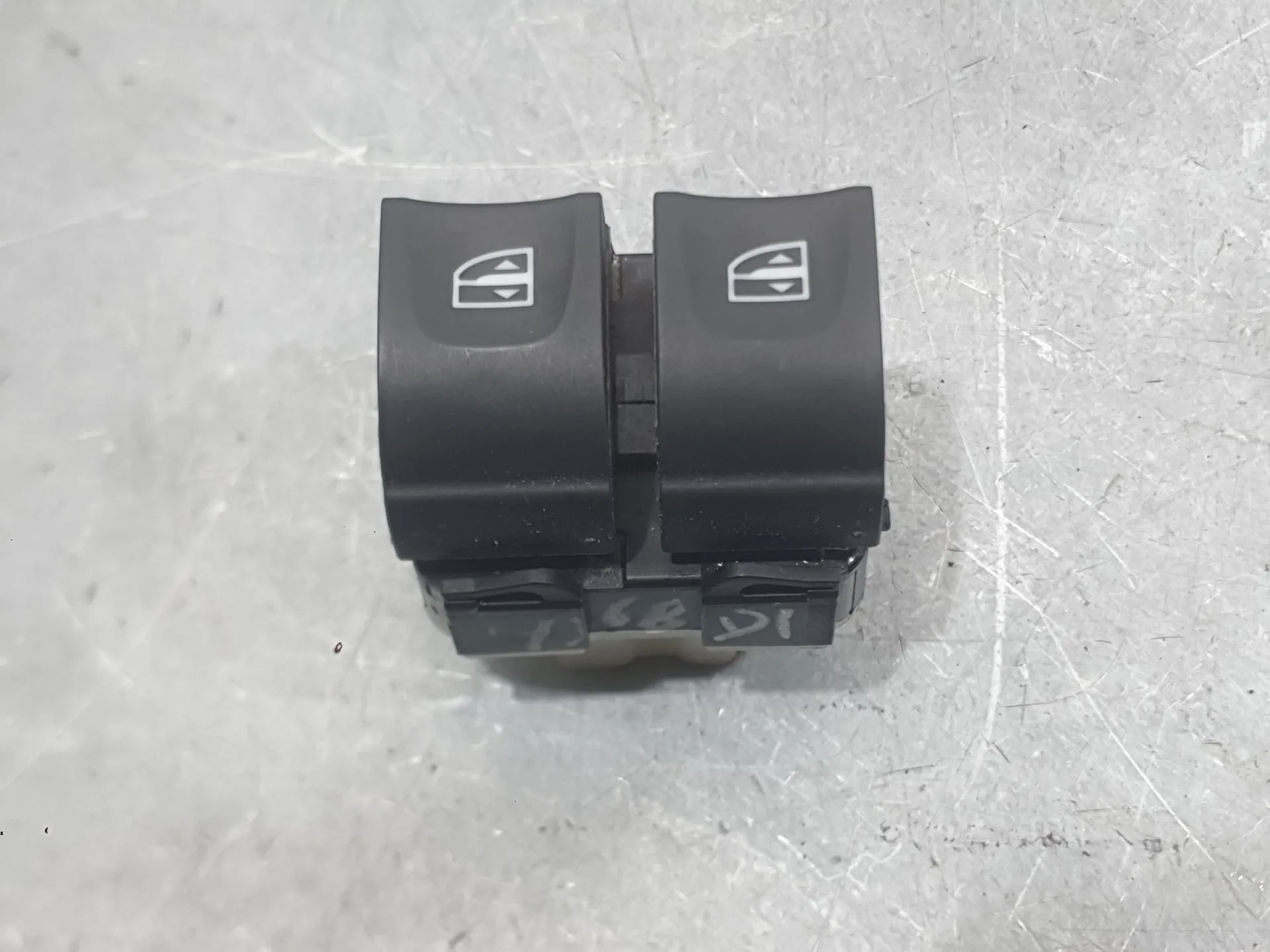 Mando Elevalunas Delantero Izquierdo para Dacia Sandero Iii