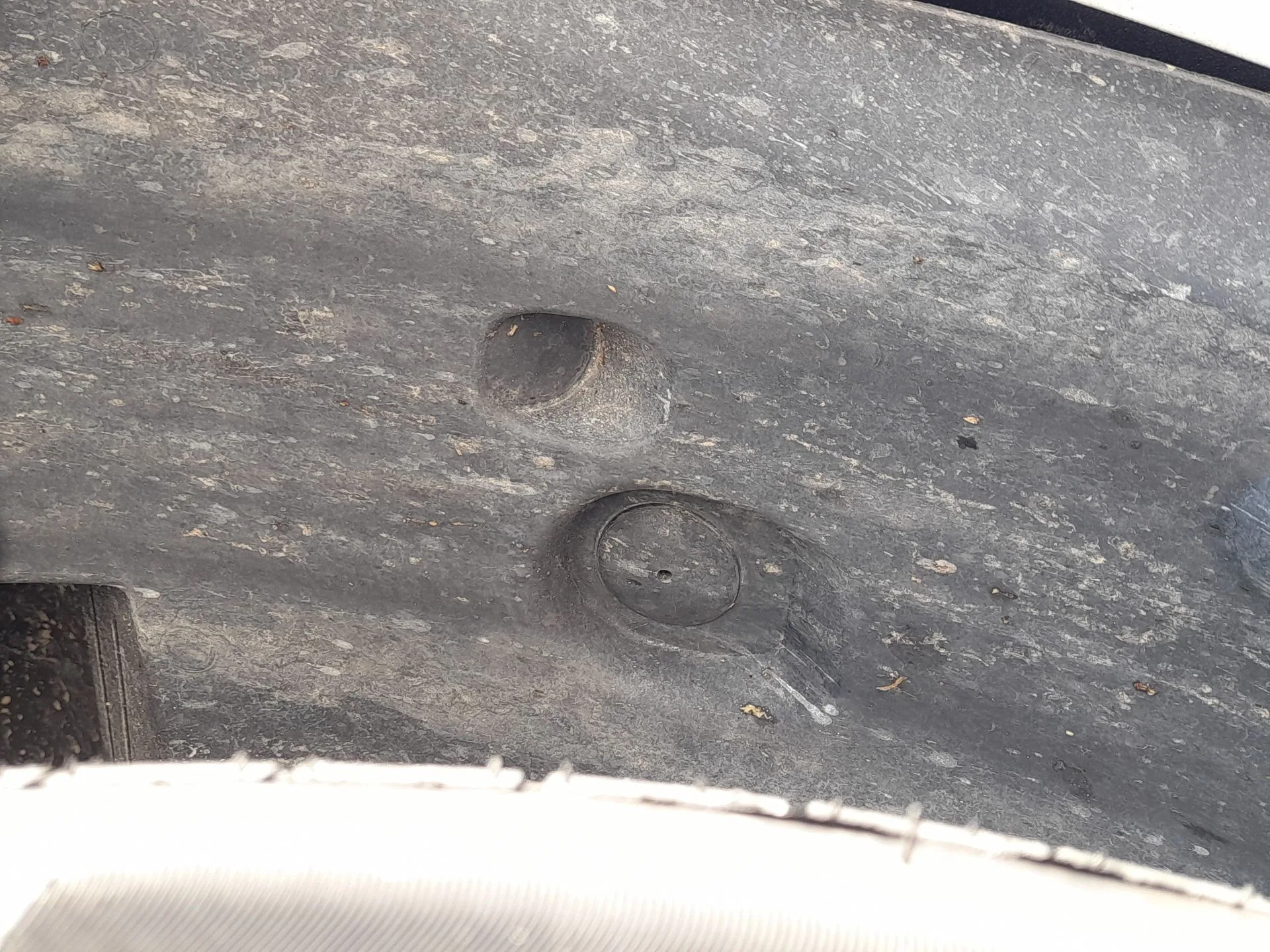 Plastico Pase Rueda Del. Izq. para Dacia Sandero Iii
